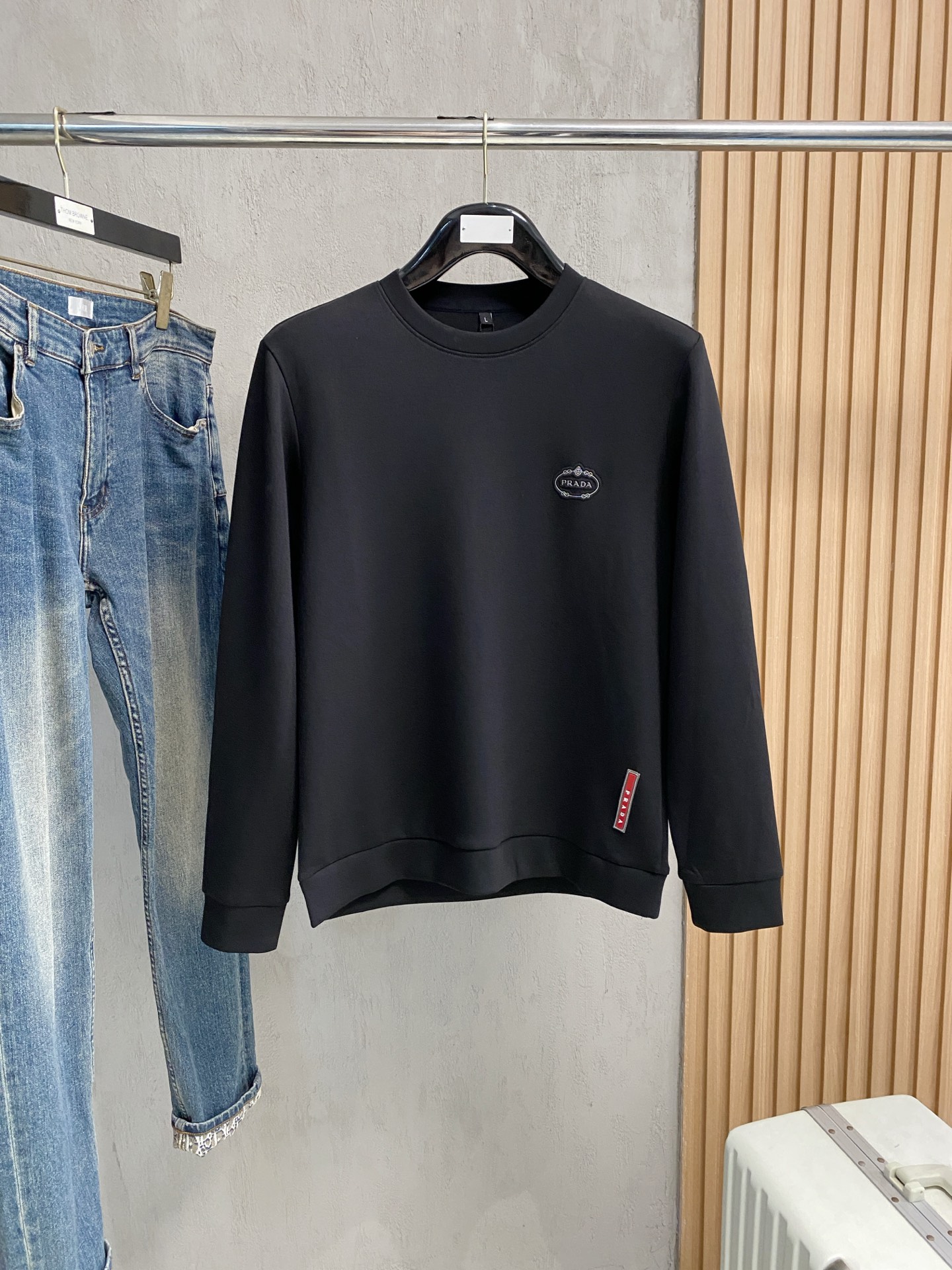 普拉达 2025 秋冬新款卫衣面料：丝光莫代尔棉颜色：多颜色尺码：M-4XL