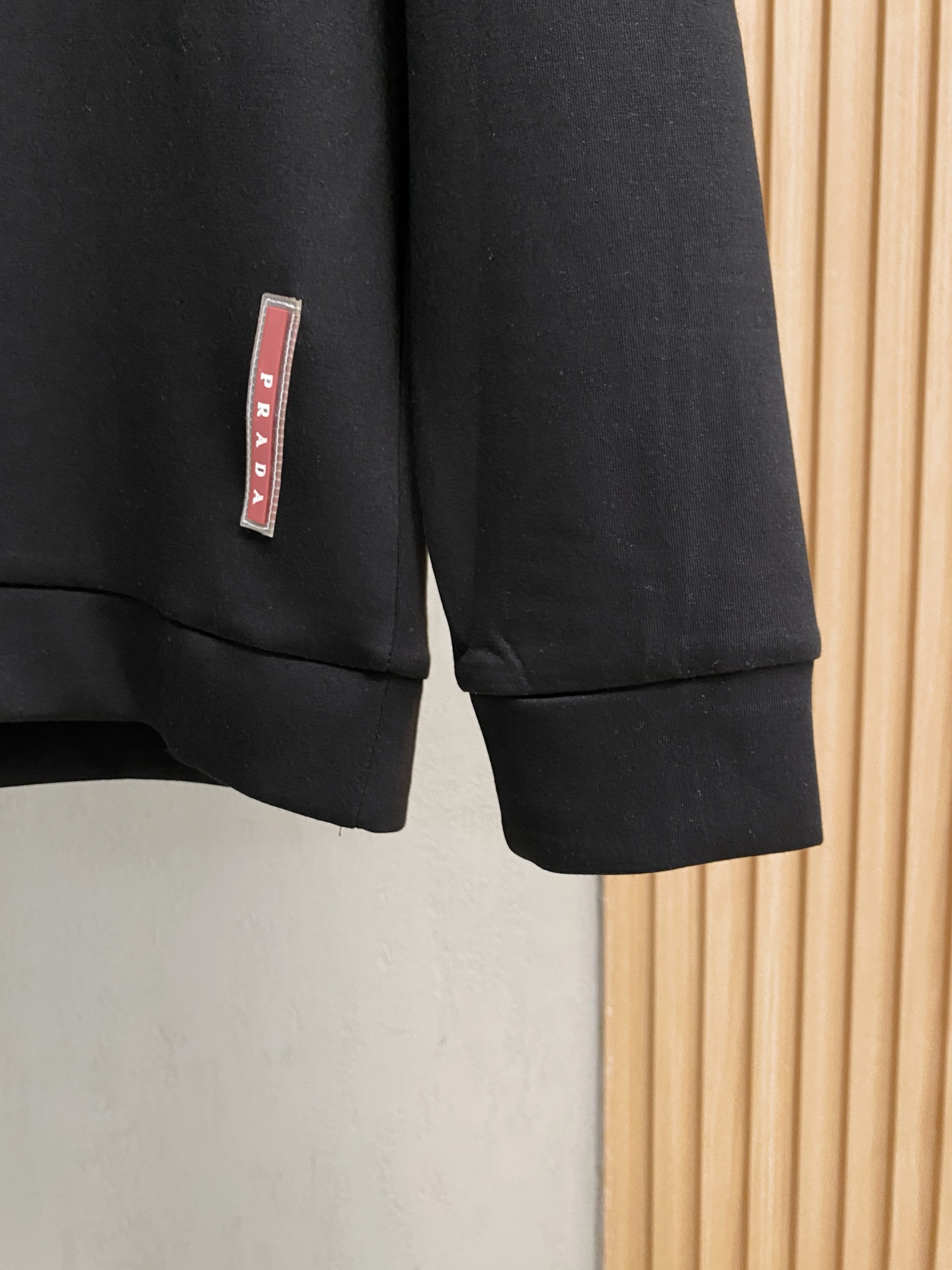 普拉达 2025 秋冬新款卫衣面料：丝光莫代尔棉颜色：多颜色尺码：M-4XL