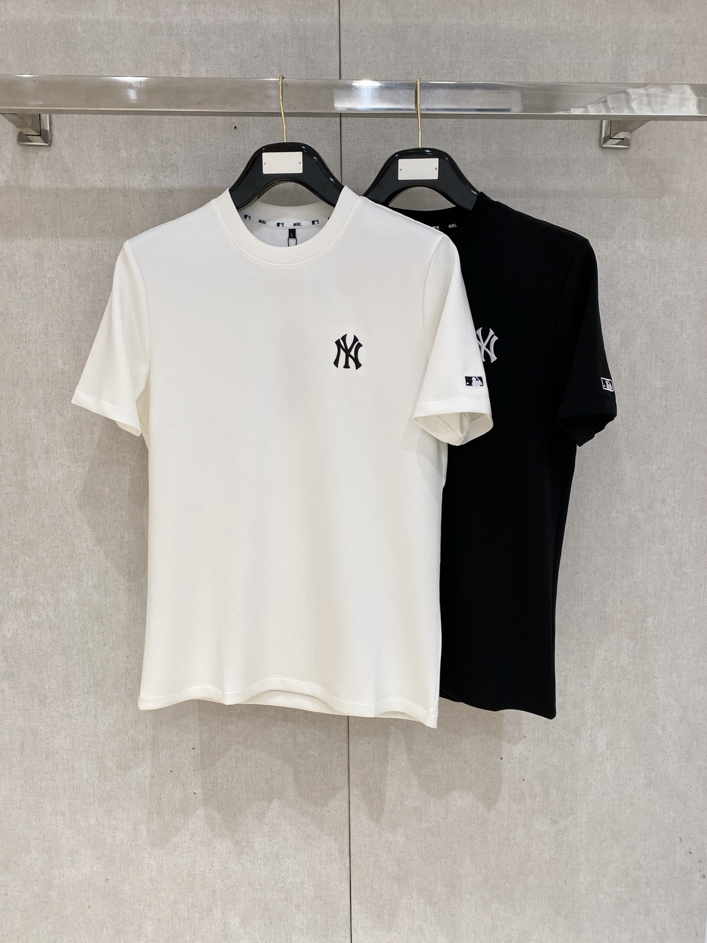 古驰 短袖卫衣 2025 秋冬新款面料：丝光莫代尔棉颜色：黑色 白色尺码：M-4XL