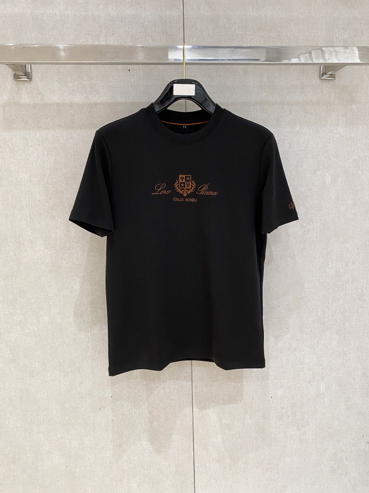 lP🆕 短袖卫衣 2025 秋冬新款面料：丝光莫代尔棉颜色：黑色 白色尺码：M-4XL
