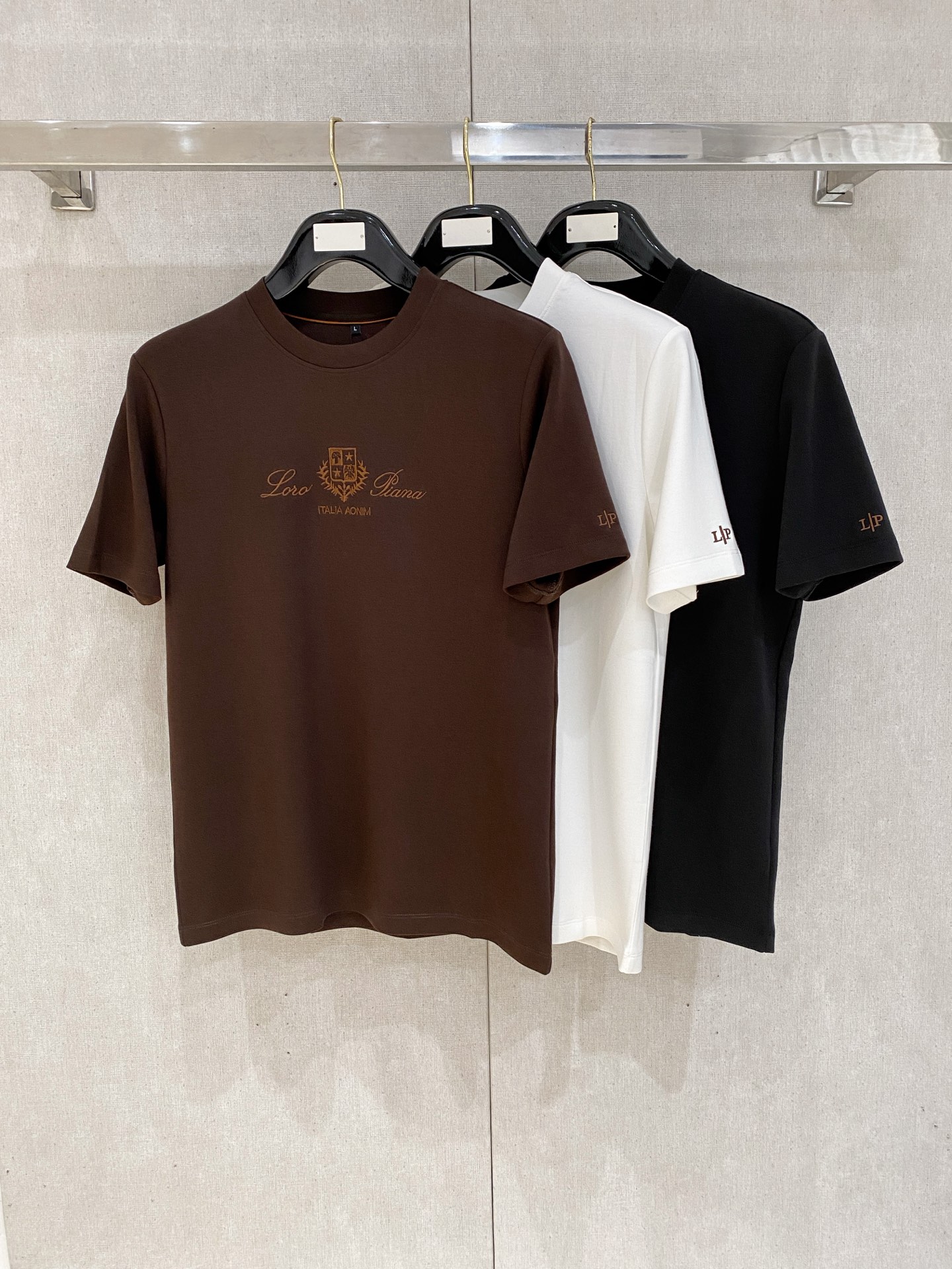 lP🆕 短袖卫衣 2025 秋冬新款面料：丝光莫代尔棉颜色：黑色 白色尺码：M-4XL