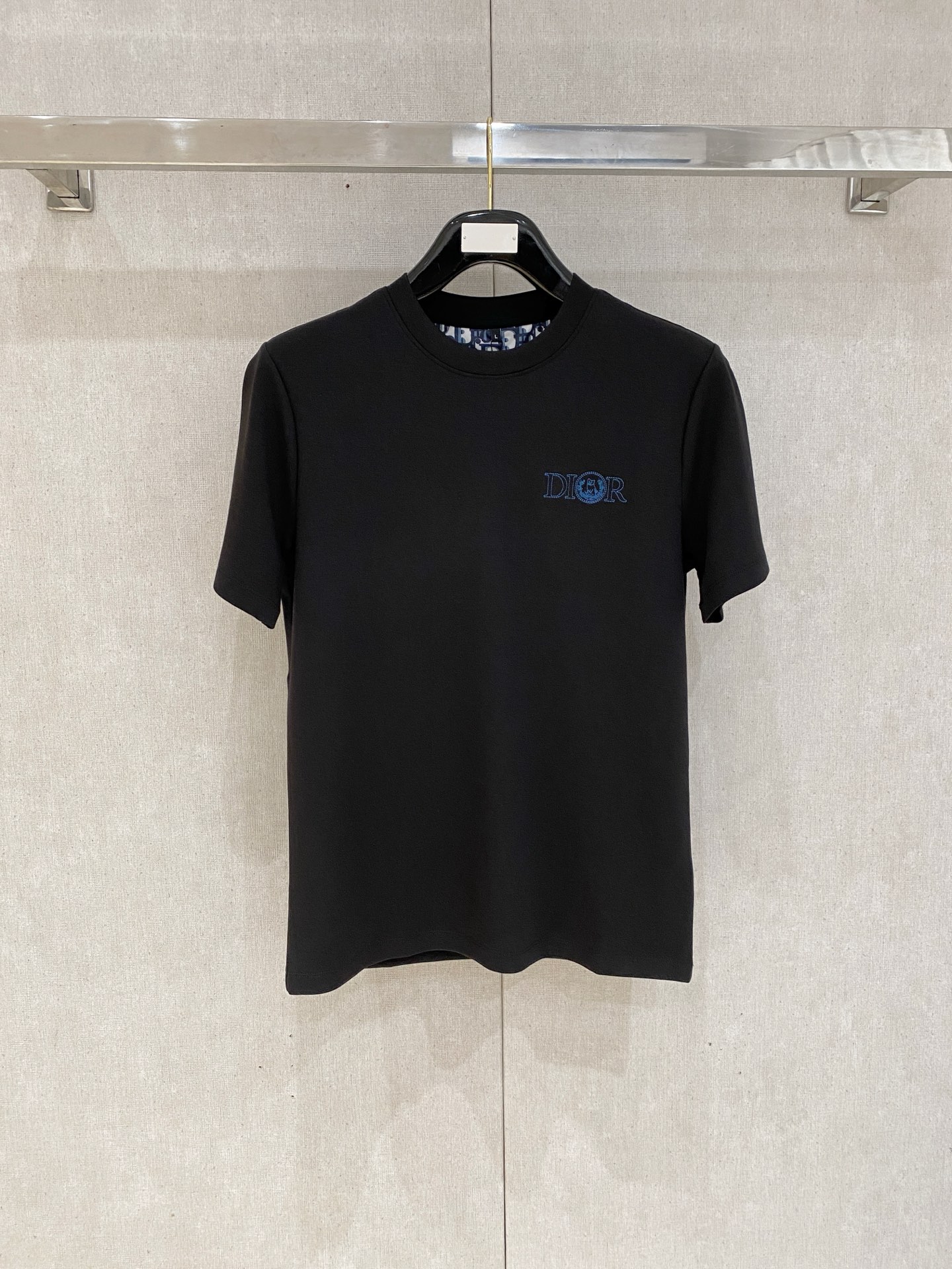 NO:524170,Dior short-sleeved sweatshirts, autumn and winter new style, fabric mercerized modal cotton, color black, white, size M-4XL,,dior,hoodie,sweatshirts,T-shirt,alexander wang19860909迪奥 短袖卫衣 秋冬新款 面料丝光莫代尔棉 颜色黑色 白色 尺码M-4XL,,dior,hoodie,sweatshirts,T-shirt,alexander wang,Men's clothing