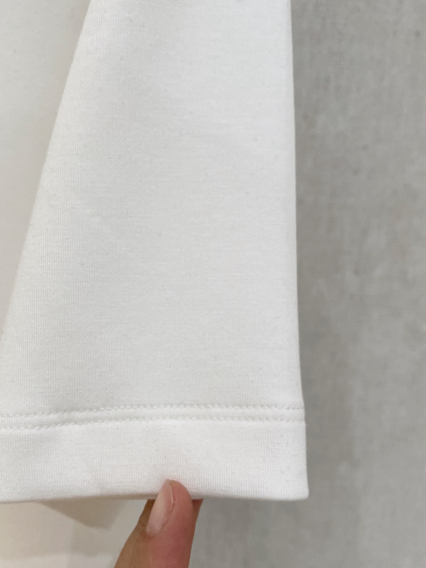 迪奥 短袖卫衣 2025 秋冬新款面料：丝光莫代尔棉颜色：黑色 白色尺码：M-4XL