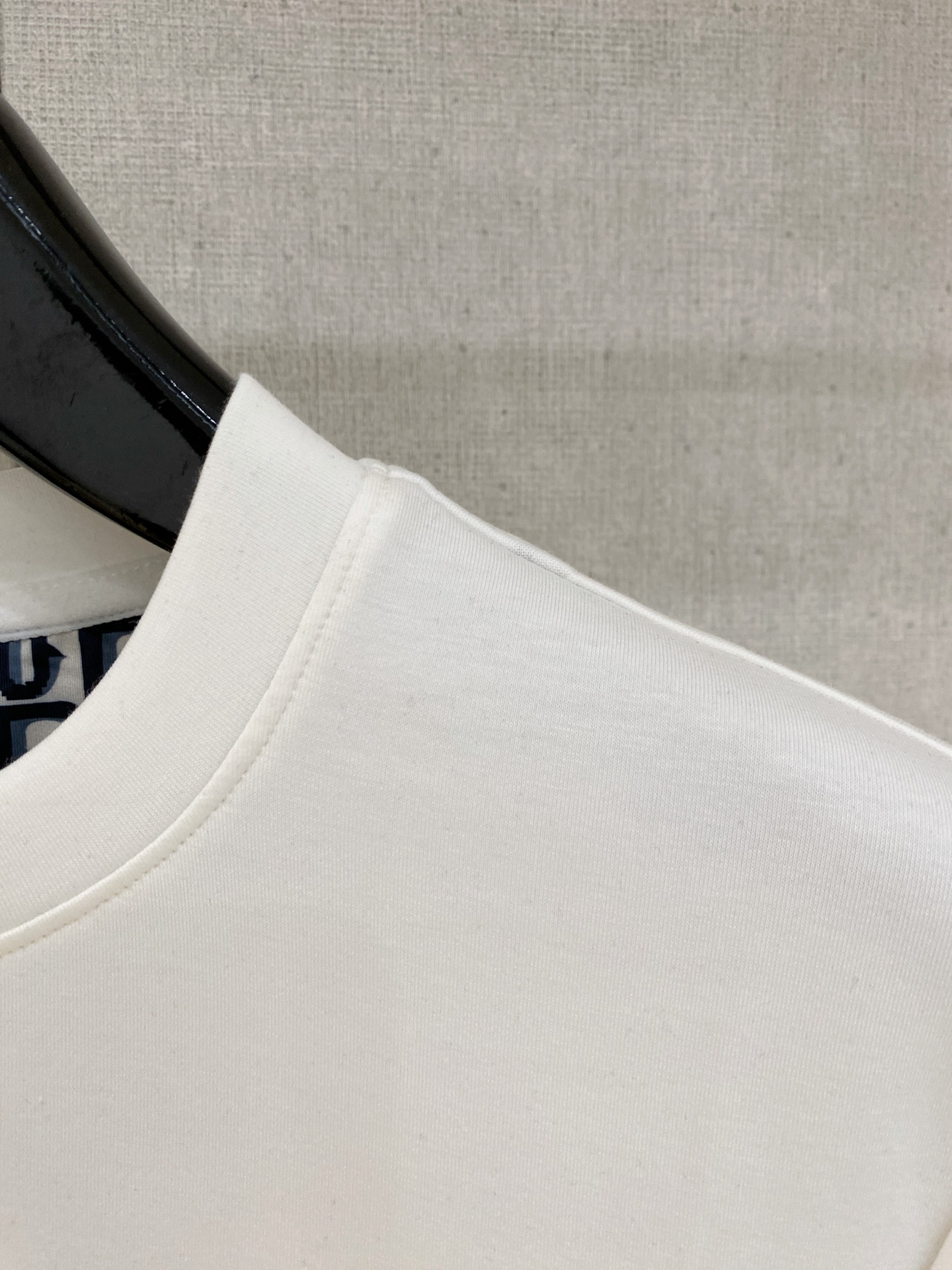 迪奥 短袖卫衣 2025 秋冬新款面料：丝光莫代尔棉颜色：黑色 白色尺码：M-4XL