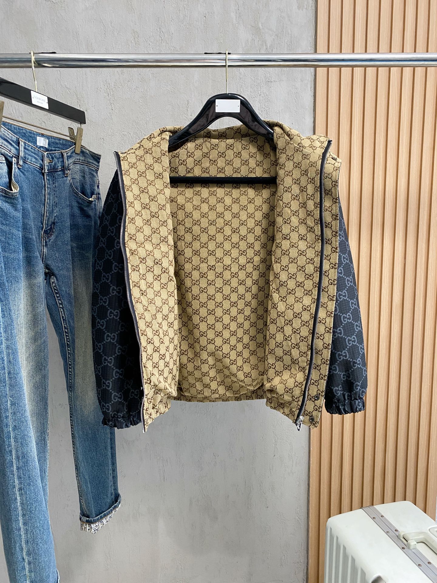 Gucci Reversible Hooded Jacket - Stylish & Versatile Outerwear 7 i1756216937871 5102 0 5