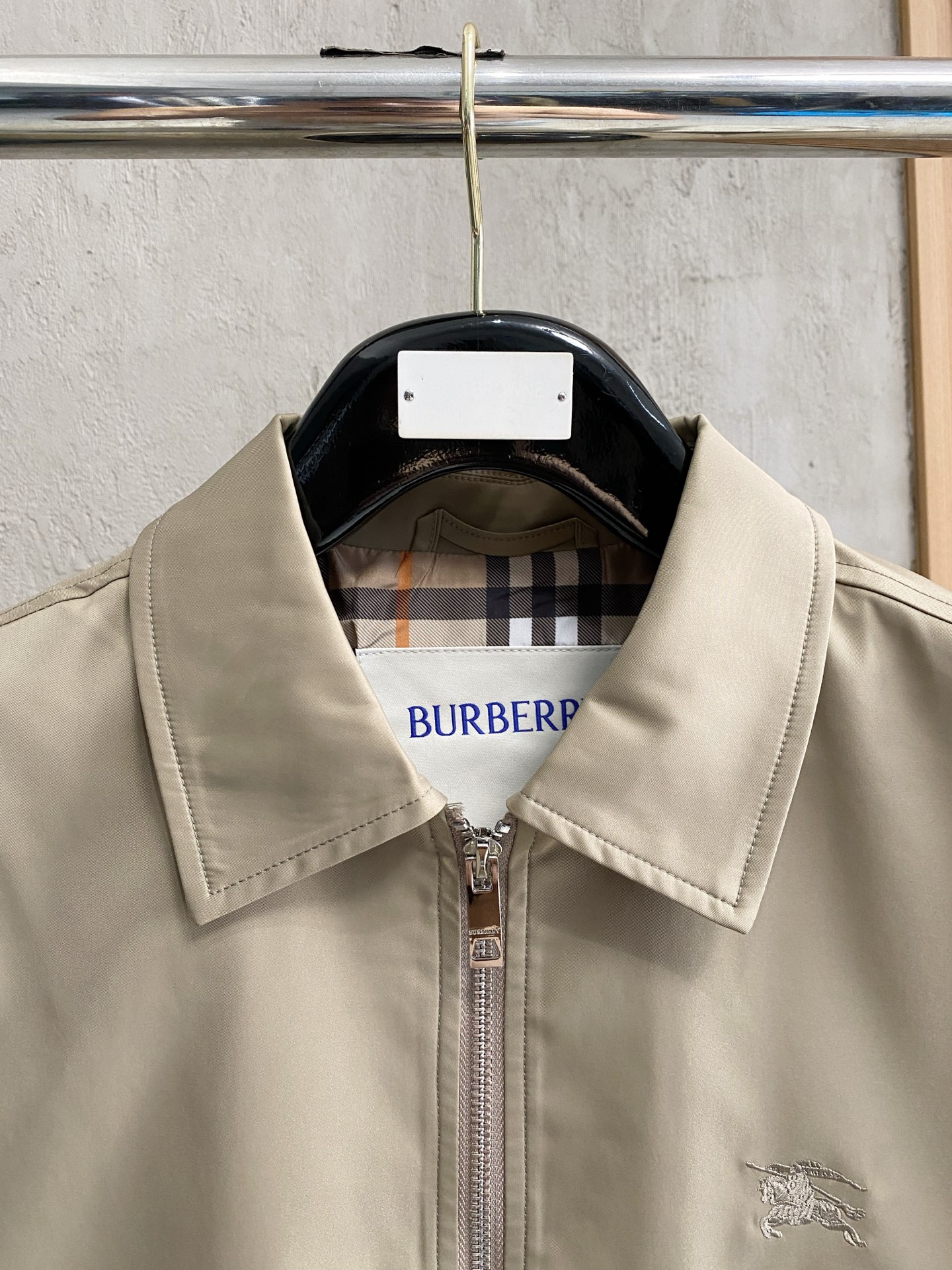 Burberry Casual Lightweight Jacket, Modern Fit, Stylish Outerwear for Men 3 i1756217066237 1926 0 2