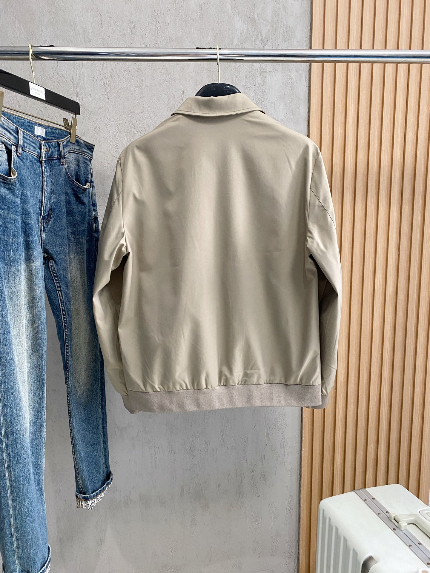 Burberry Casual Lightweight Jacket, Modern Fit, Stylish Outerwear for Men 9 i1756217066240 3412 0 8
