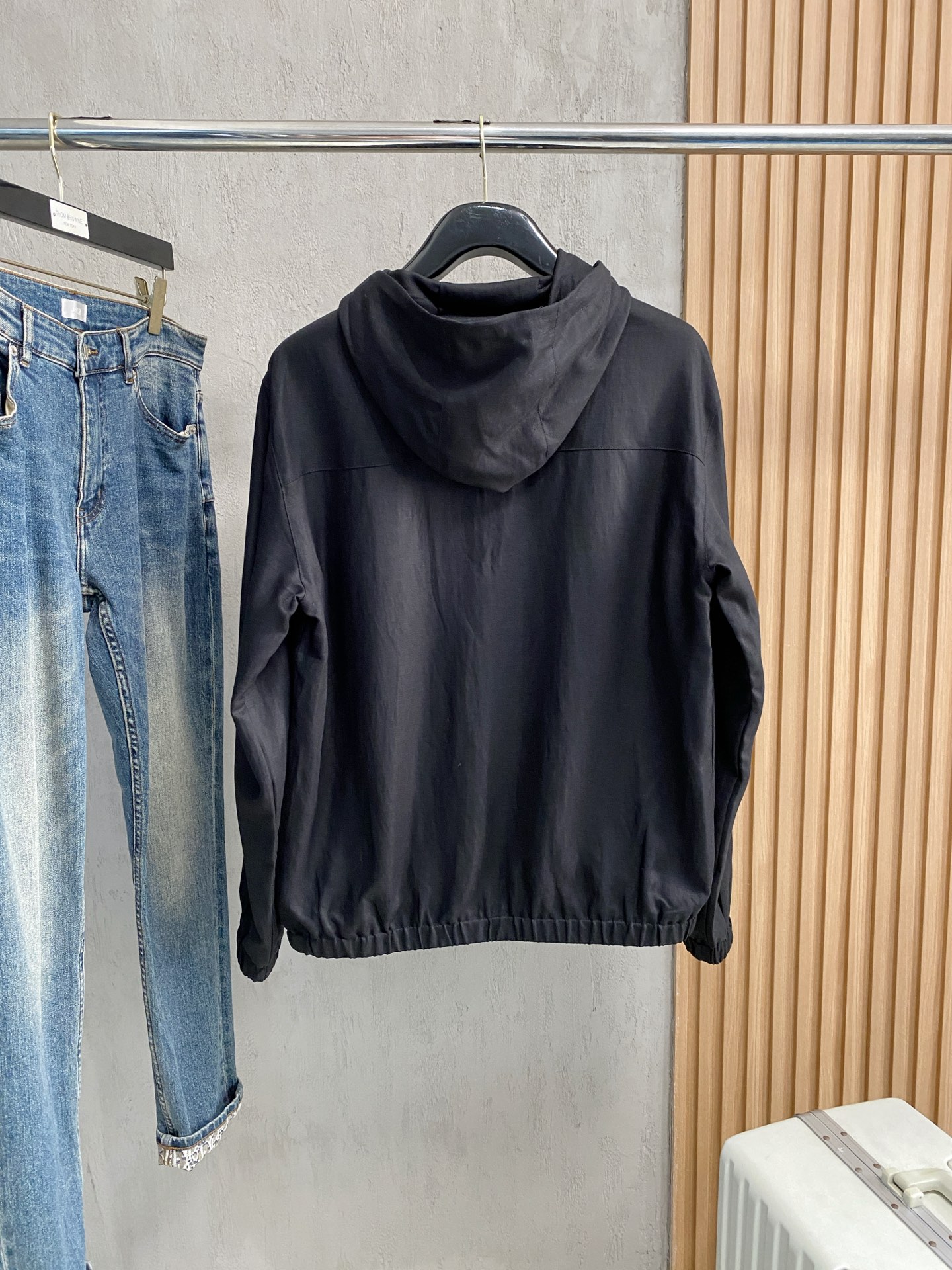 Loro Piana Lightweight Hooded Jacket - Stylish, Comfortable, and Wrinkle-Resistant 8 i1756217200563 3581 0 8