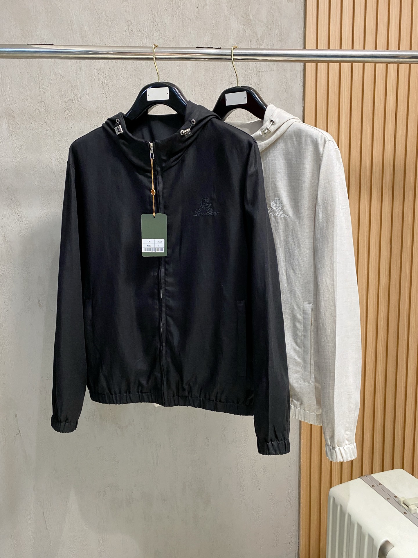 Loro Piana Lightweight Hooded Jacket - Stylish, Comfortable, and Wrinkle-Resistant 9 i1756217201658 2503 0 0