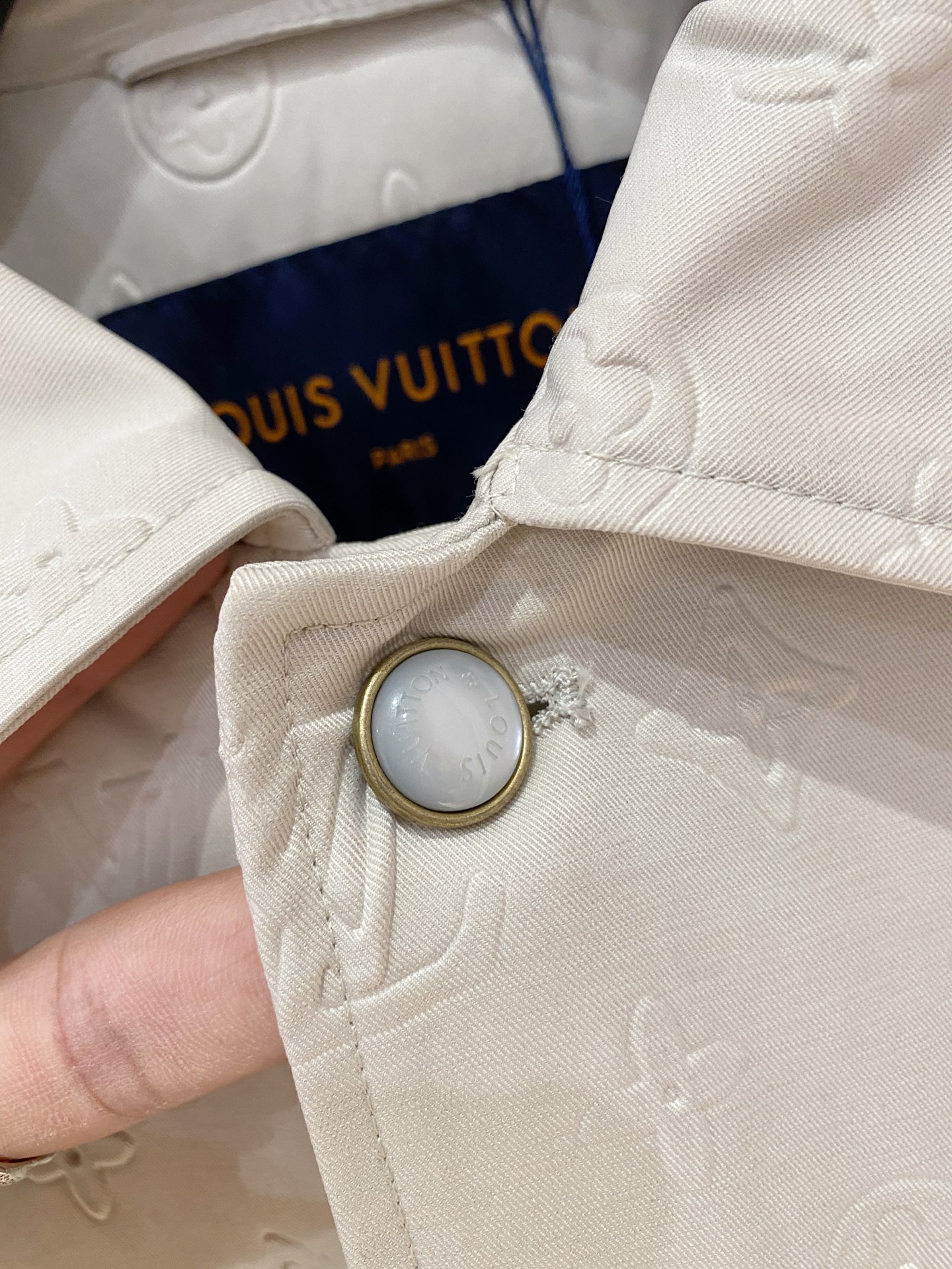 Lv 2025秋冬新款🆕原版1:1订制五金配件全进口原版定制 欢迎专柜对比 绝对的高品质 采用顶级95白