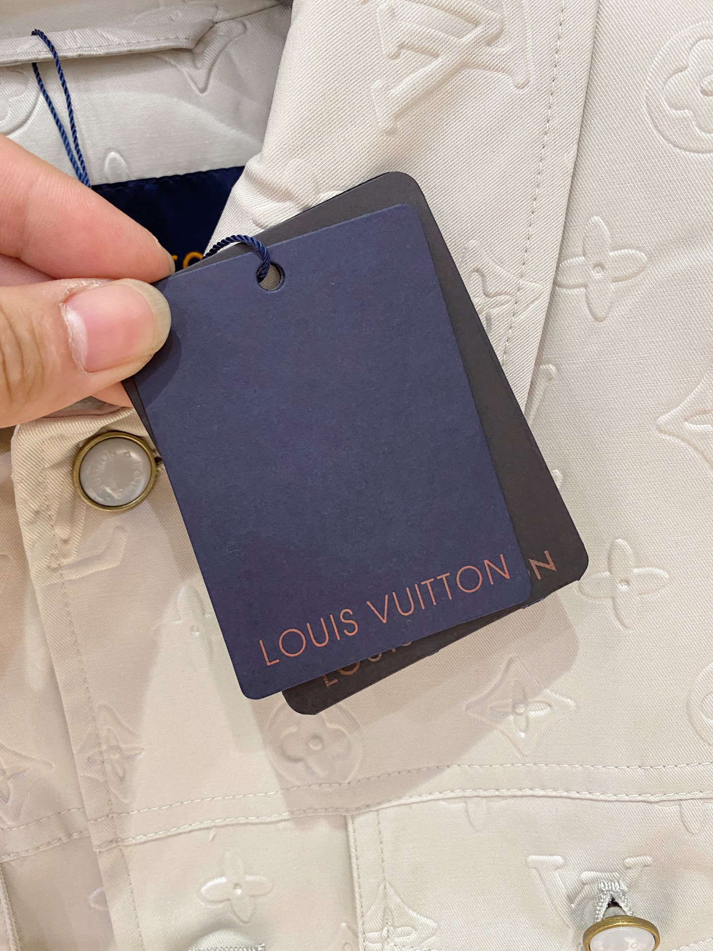 Lv 2025秋冬新款🆕原版1:1订制五金配件全进口原版定制 欢迎专柜对比 绝对的高品质 采用顶级95白