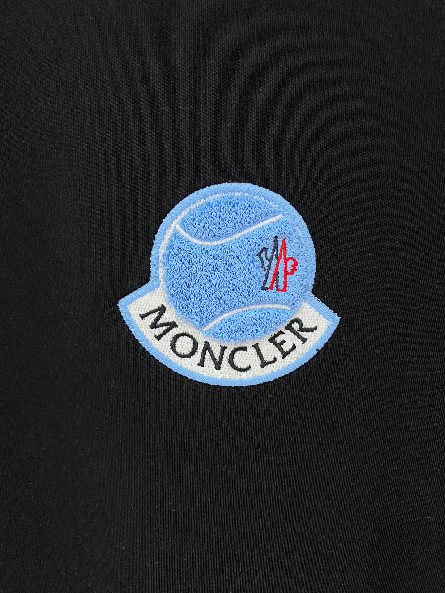 蒙家 2025秋冬男士最新的贸易订单打底衫，全品相！！采用logo图案刺绣设计！定制婴儿绒面料！上身舒适