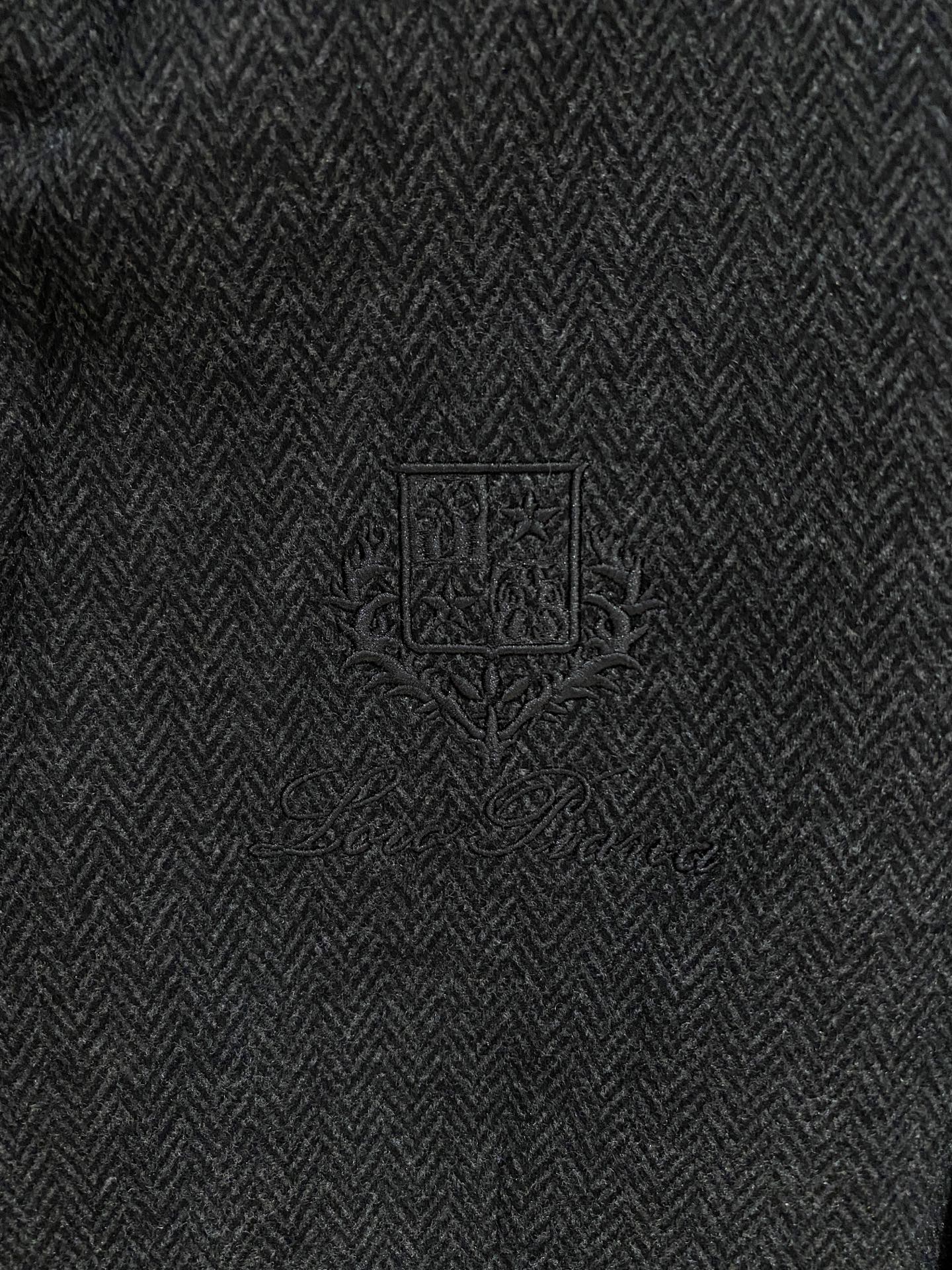 ❤️  （推荐）lP🆕 1925秋冬新款混纺面料男士修身西服外套2️⃣个颜色： 浅米色和深灰色两款。浅米