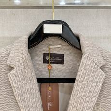 ❤️ (推荐)lP🆕 1925秋冬新款混纺面料男士修身西服外套2️⃣个颜色: 浅米色和深灰色两款。浅米 ❤️ (推荐)lP🆕 1925秋冬新款混纺面料男士修身西服外套2️⃣个颜色: 浅米色和深灰色两款。浅米