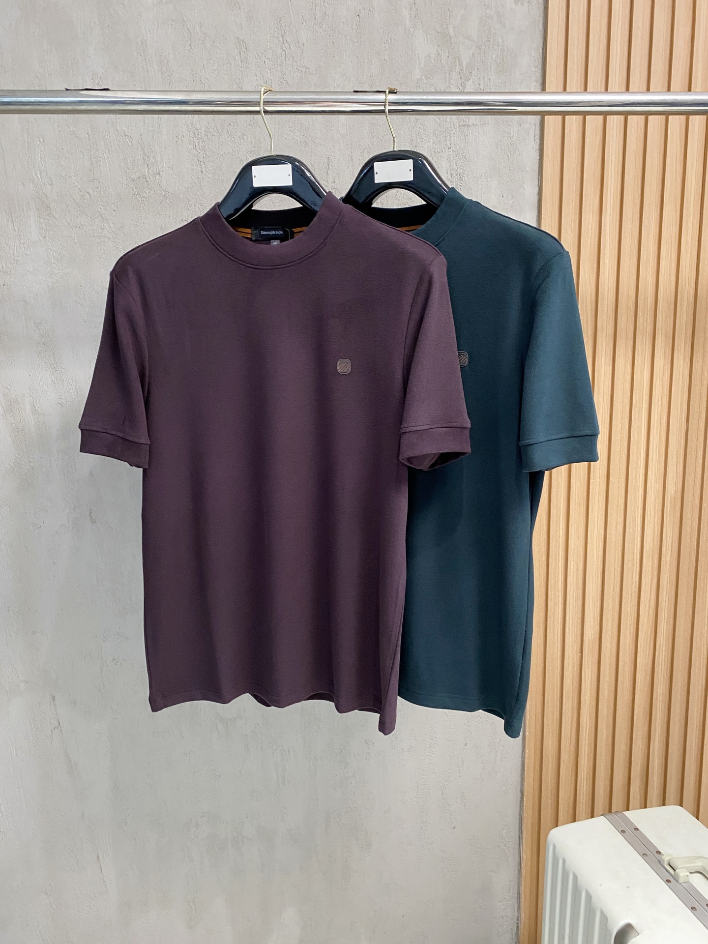 杰尼亚 25FW秋冬新款碳素磨绒毛平纹棉布圆领长Tee，男士胸前元素装饰圆领长袖T恤打底衫！贸易公司渠道