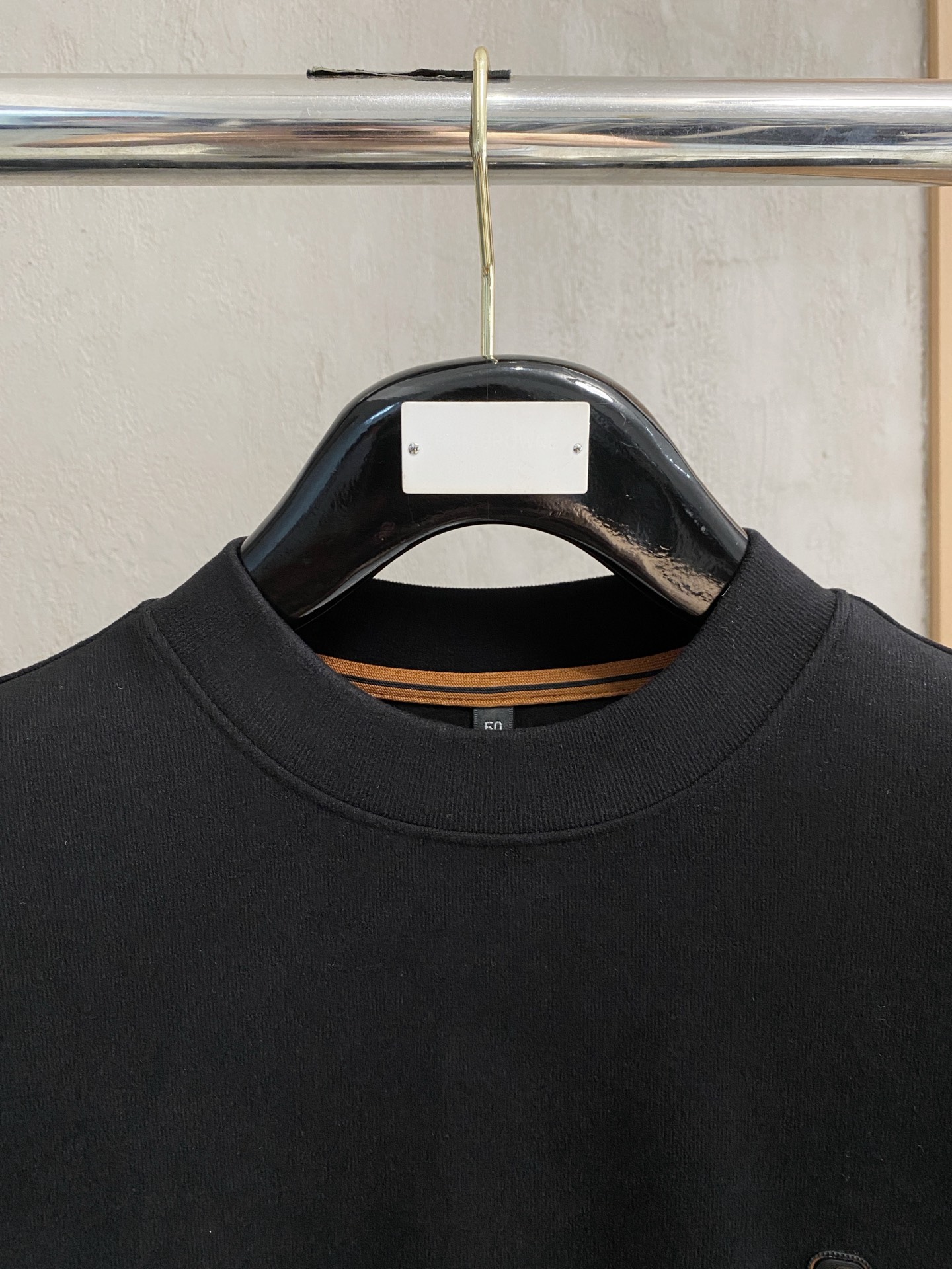 杰尼亚 25FW秋冬新款碳素磨绒毛平纹棉布圆领长Tee，男士胸前元素装饰圆领长袖T恤打底衫！贸易公司渠道