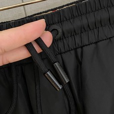 ❤️ 巴宝莉2025ss秋冬新品 男士精品休闲裤顶级面料休闲裤,最新款上身版型无敌正!绝对可以闭眼收的 ❤️ 巴宝莉2025ss秋冬新品 男士精品休闲裤顶级面料休闲裤,最新款上身版型无敌正!绝对可以闭眼收的