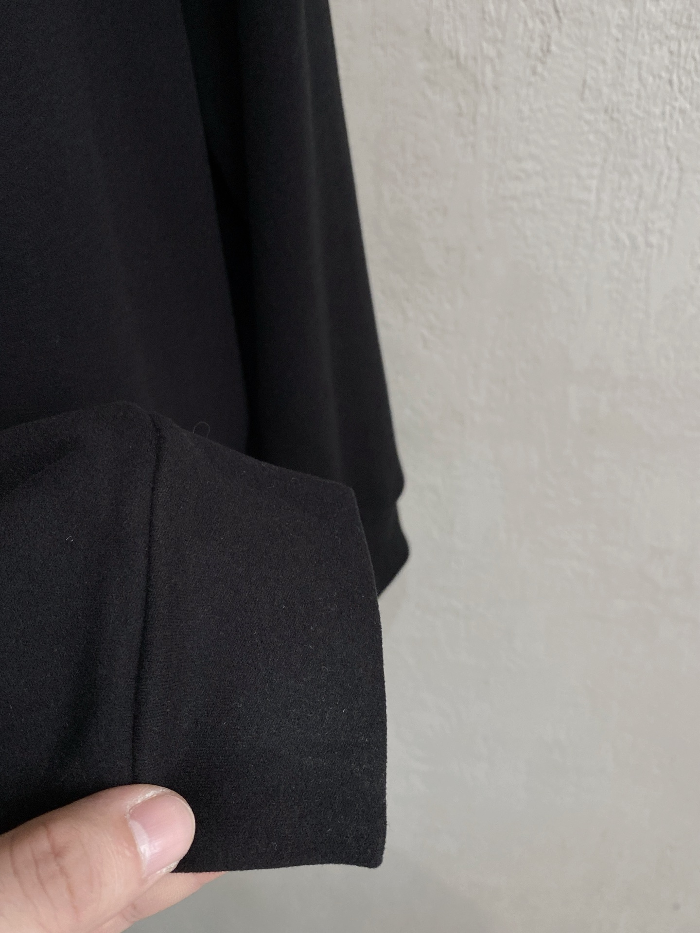 杰尼亚 杰尼亚 25FW秋冬新款碳素磨绒毛平纹棉布圆领长Tee，男士胸前元素装饰圆领长袖T恤打底衫！贸易