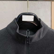 LFW秋冬新款碳素磨绒毛平纹棉布圆领长Tee,男士胸前元素装饰圆领长袖T恤打底衫!贸易公司渠道稀出,领先 LFW秋冬新款碳素磨绒毛平纹棉布圆领长Tee,男士胸前元素装饰圆领长袖T恤打底衫!贸易公司渠道稀出,领先