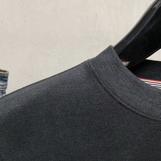 巴宝莉 25FW秋冬新款碳素磨绒毛平纹棉布圆领长Tee,男士胸前元素装饰圆领长袖T恤打底衫!贸易公司渠道 巴宝莉 25FW秋冬新款碳素磨绒毛平纹棉布圆领长Tee,男士胸前元素装饰圆领长袖T恤打底衫!贸易公司渠道