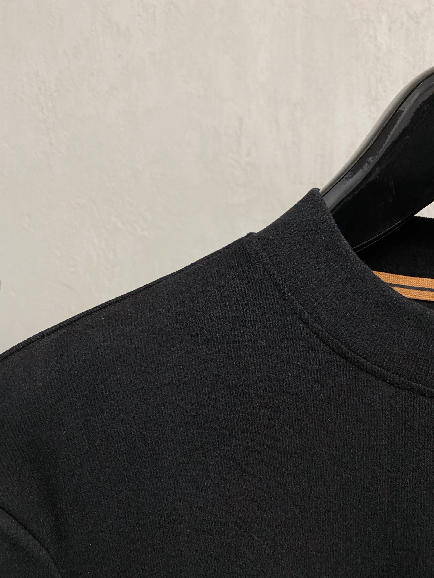 杰尼亚 杰尼亚 25FW秋冬新款碳素磨绒毛平纹棉布圆领长Tee，男士胸前元素装饰圆领长袖T恤打底衫！贸易