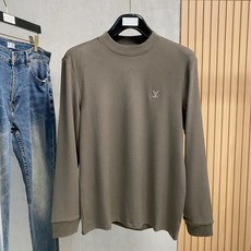 Lv 25FW秋冬新款碳素磨绒毛平纹棉布圆领长Tee,男士胸前元素装饰圆领长袖T恤打底衫!贸易公司渠道稀 Lv 25FW秋冬新款碳素磨绒毛平纹棉布圆领长Tee,男士胸前元素装饰圆领长袖T恤打底衫!贸易公司渠道稀