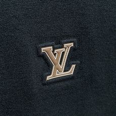Lv 25FW秋冬新款碳素磨绒毛平纹棉布圆领长Tee,男士胸前元素装饰圆领长袖T恤打底衫!贸易公司渠道稀 Lv 25FW秋冬新款碳素磨绒毛平纹棉布圆领长Tee,男士胸前元素装饰圆领长袖T恤打底衫!贸易公司渠道稀
