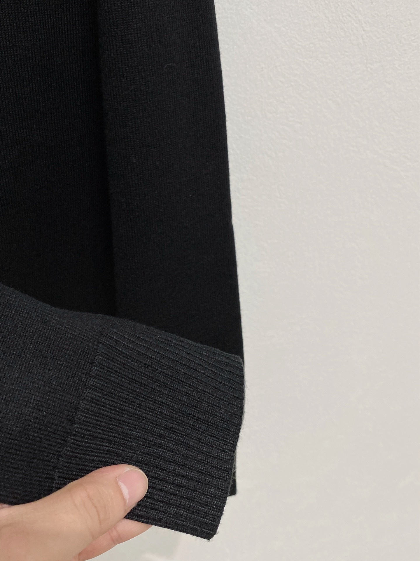 🌾 TB 2025新款 羊毛混纺 圆领 长袖 毛衣 羊毛衫 打底衫，高端版本！专柜定制面料 透气舒适度高