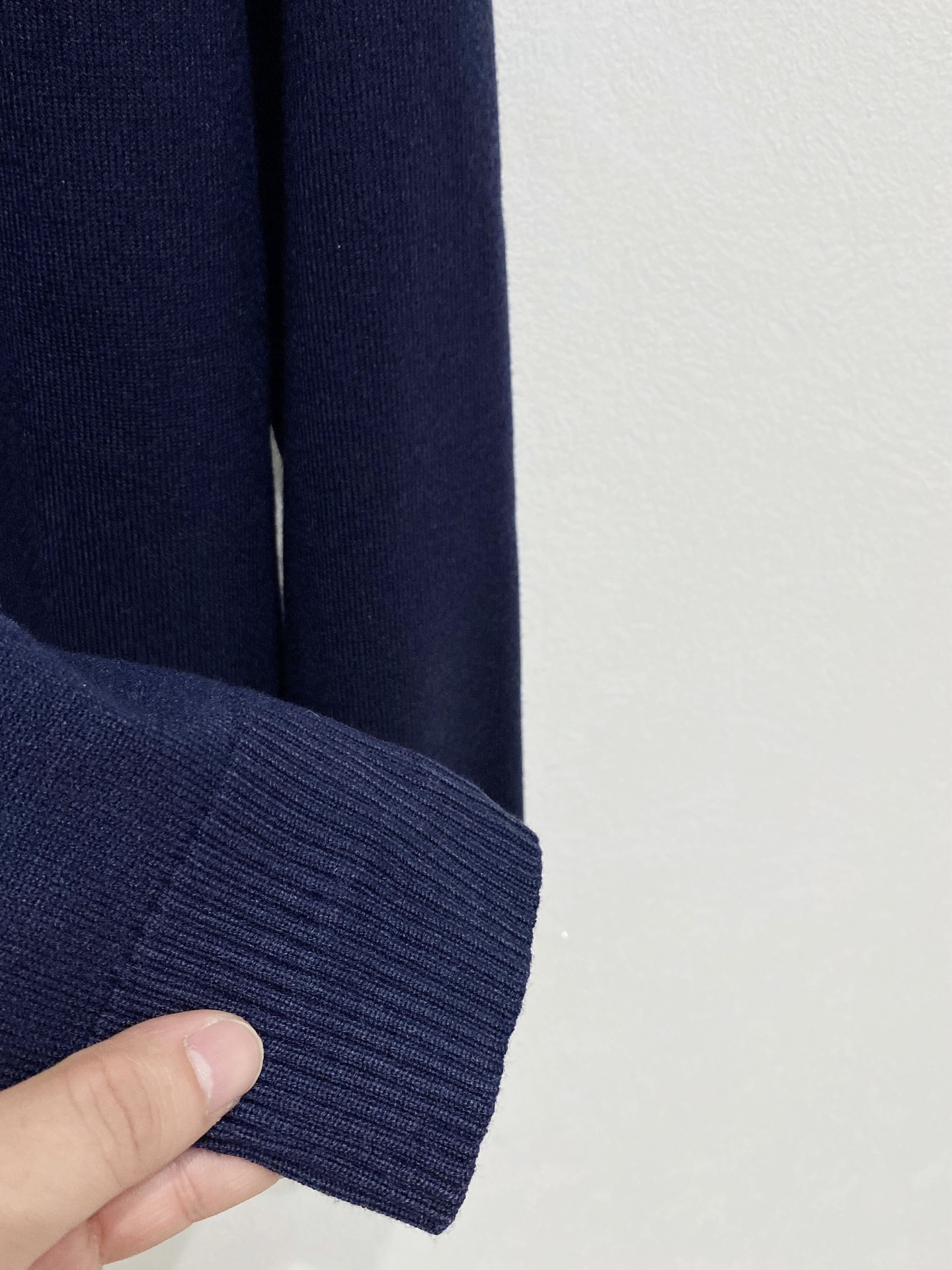 🌾 TB 2025新款 羊毛混纺 圆领 长袖 毛衣 羊毛衫 打底衫，高端版本！专柜定制面料 透气舒适度高