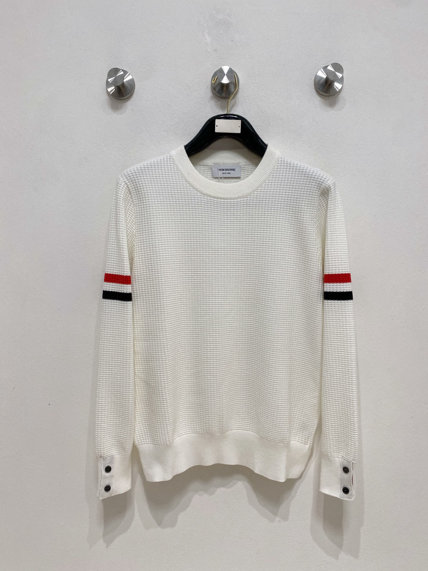 NO:573597,TB 2025 new wool blended round neck long sleeve sweater cardigan bottoming sweater, high-end version!  Custom-made fabrics at the counter are highly breathable and comfortable, with impeccable details and brand element design concepts, reflecting high quality. It feels delicate and soft!  It presents a casual cut and the upper body shape is awesome!  Size M-3XL,,sweaters,alexander wang19860909TB 2025新款 羊毛混纺 圆领 长袖 毛衣 羊毛衫 打底衫,高端版本！专柜定制面料 透气舒适度高,细节无可挑剔,品牌元素设计理念,体现高品质.手感细腻柔软！呈现休闲裁剪,上身版型超赞！码数M-3XL,,sweaters,alexander wang,Men's clothing