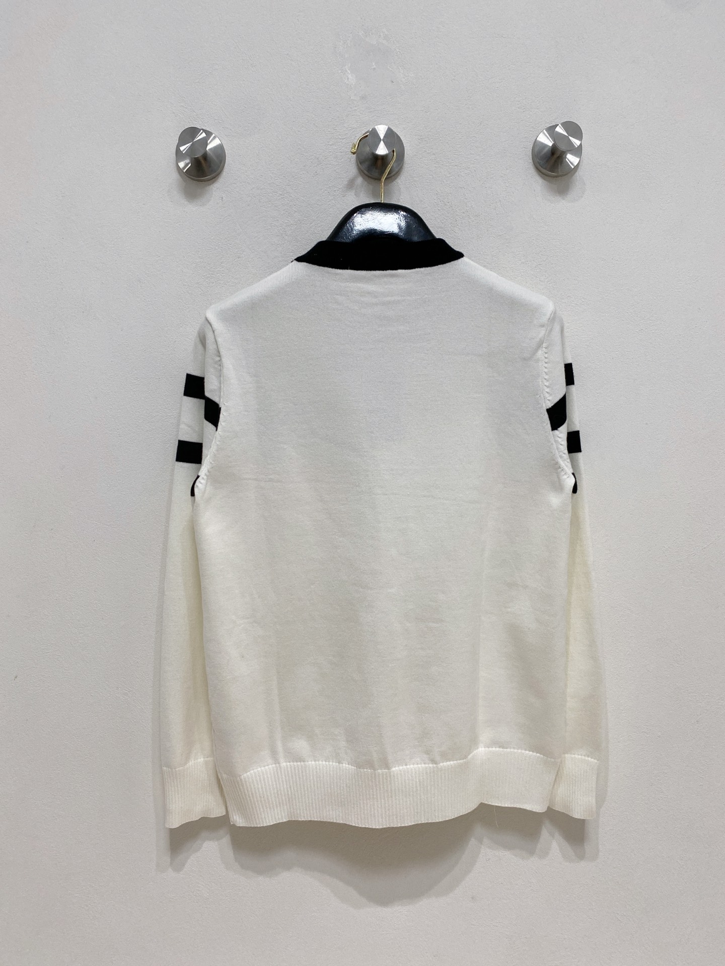 🌾 普拉达 2025新款 羊毛混纺 圆领 长袖 毛衣 羊毛衫 打底衫，高端版本！专柜定制面料 透气舒适度