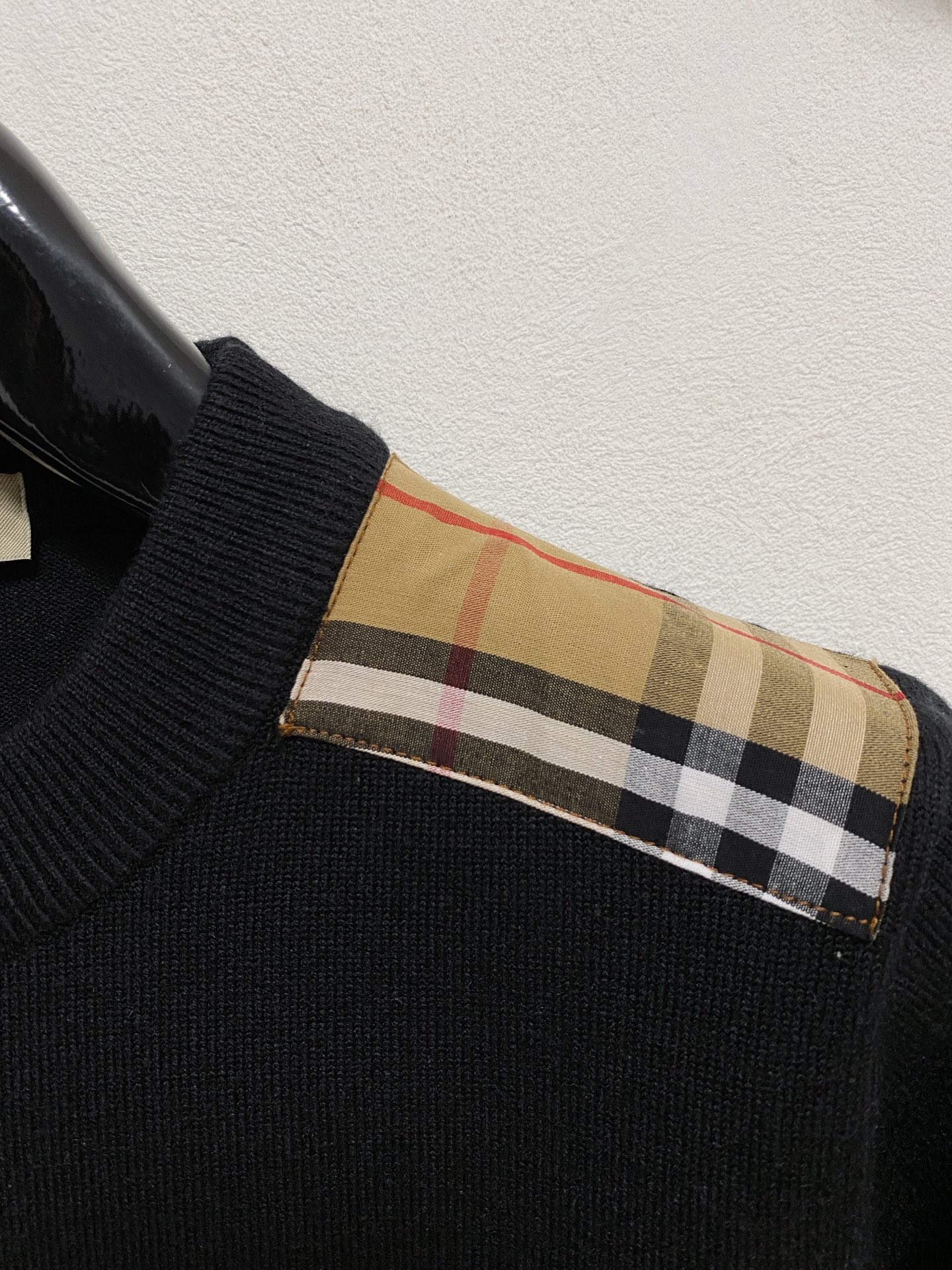 🌾 普拉达 2025新款 羊毛混纺 圆领 长袖 毛衣 羊毛衫 打底衫，高端版本！专柜定制面料 透气舒适度