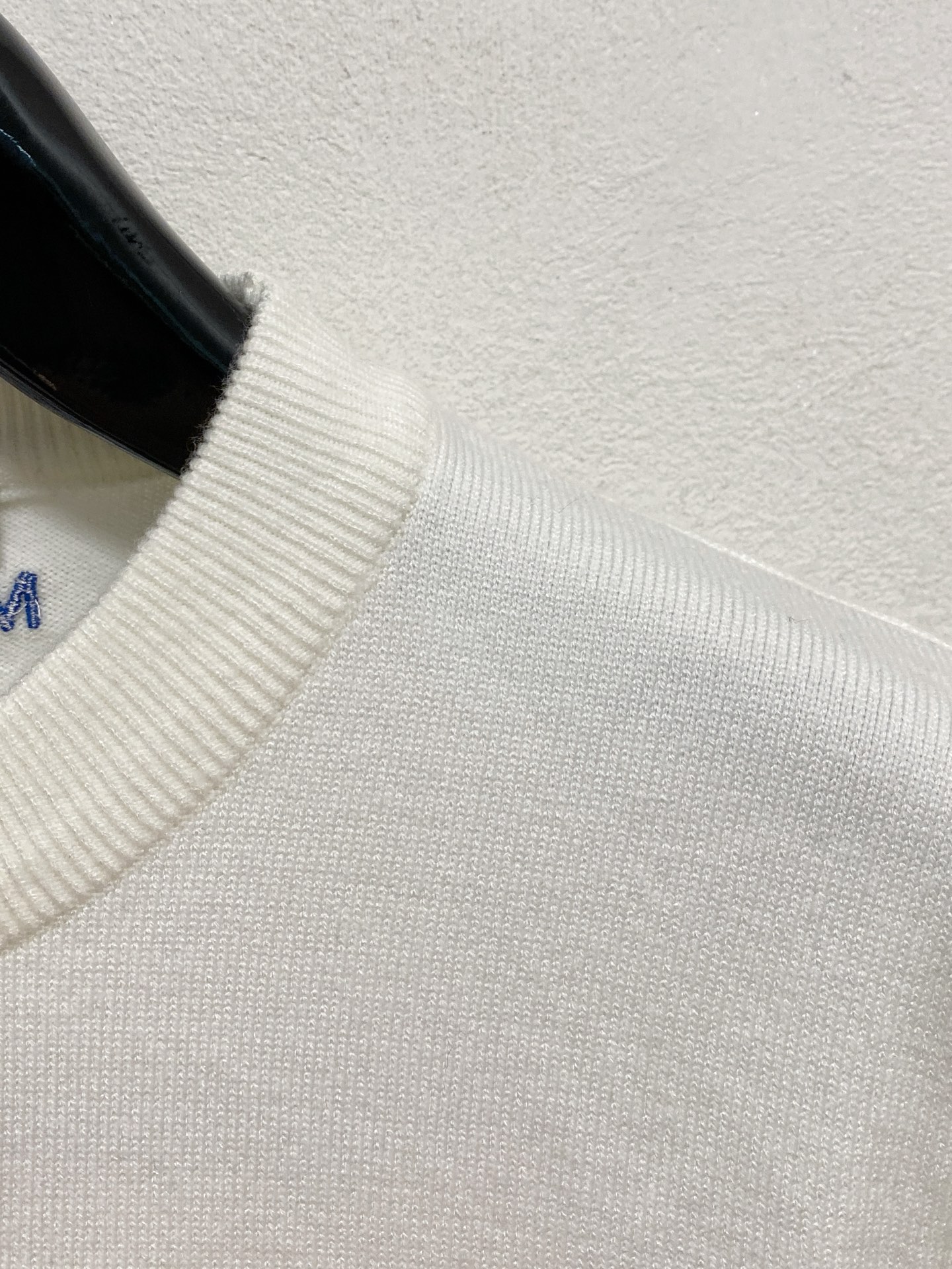 🌾 蒙口 2025新款 羊毛混纺 圆领 长袖 毛衣 羊毛衫 打底衫，高端版本！专柜定制面料 透气舒适度高