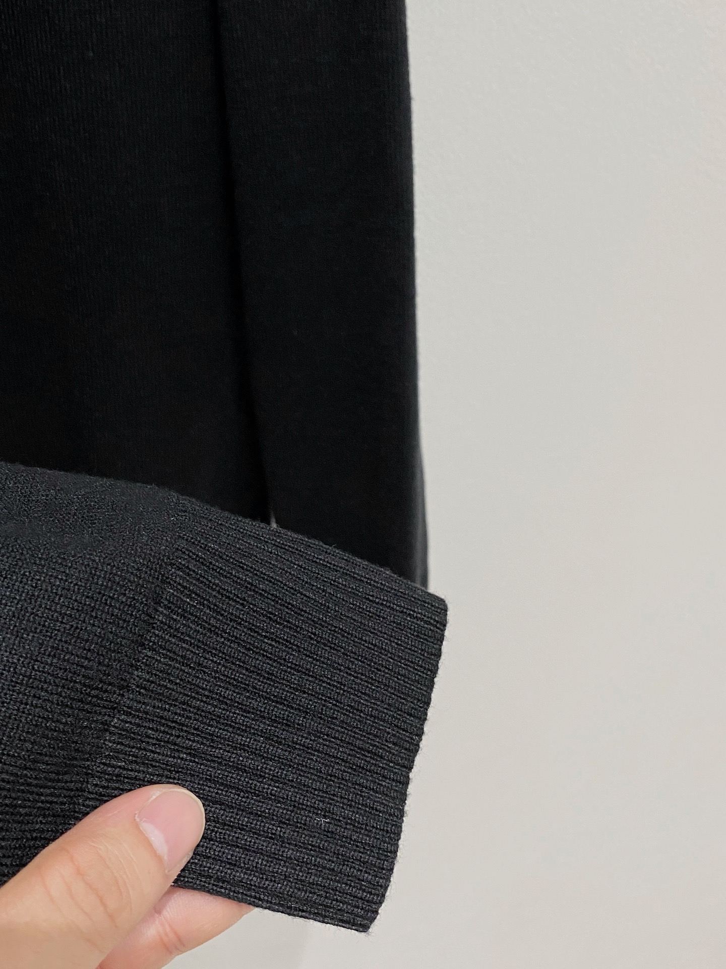 🌾 蒙口 2025新款 羊毛混纺 圆领 长袖 毛衣 羊毛衫 打底衫，高端版本！专柜定制面料 透气舒适度高