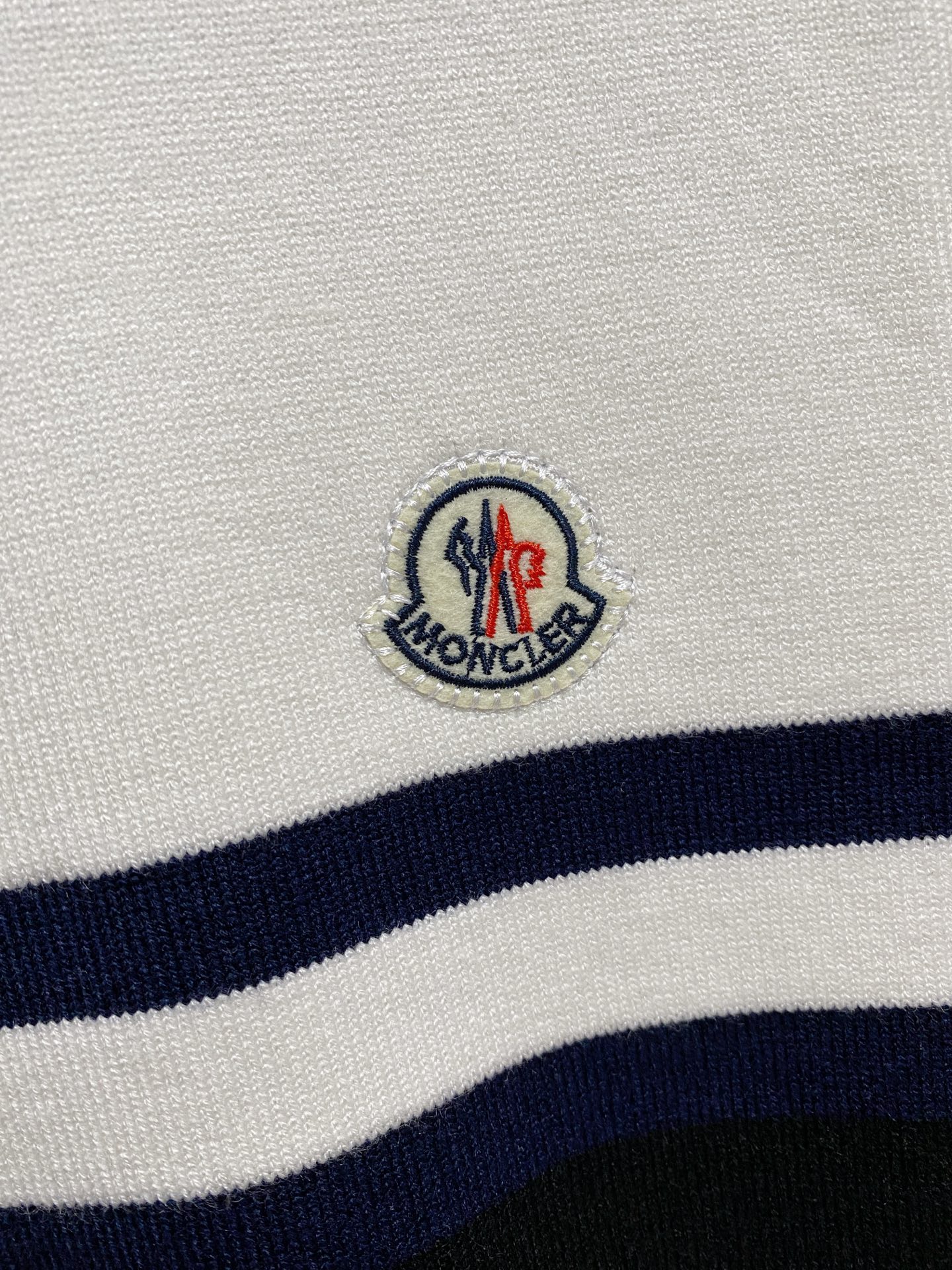 🌾 蒙口 2025新款 羊毛混纺 圆领 长袖 毛衣 羊毛衫 打底衫，高端版本！专柜定制面料 透气舒适度高