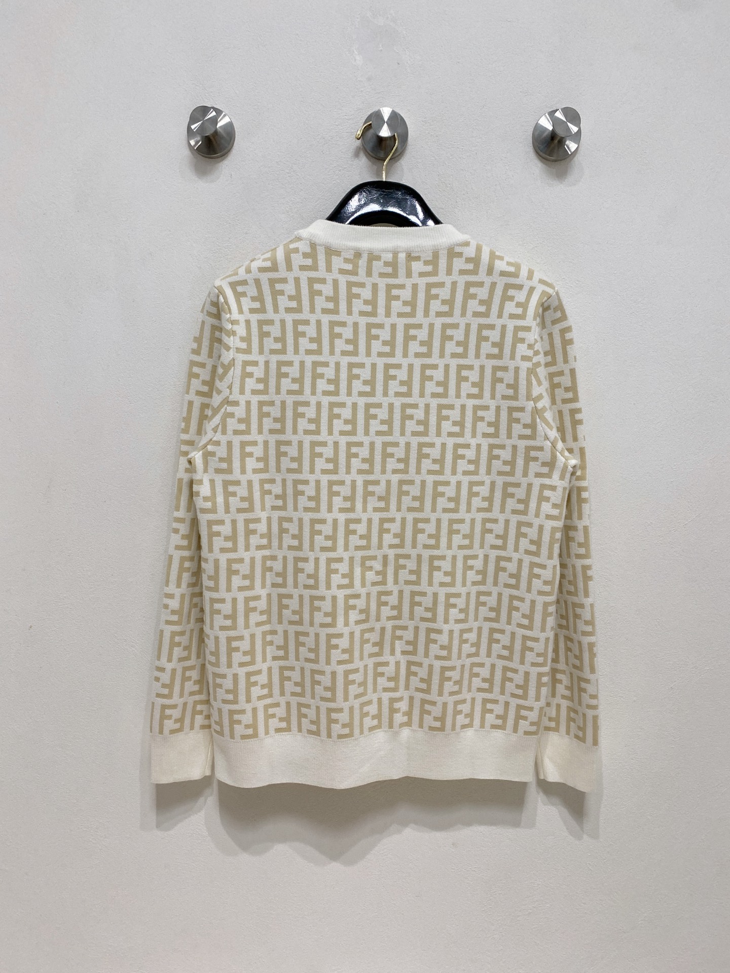 🌾 芬迪 2025新款 羊毛混纺 圆领 长袖 毛衣 羊毛衫 打底衫，高端版本！专柜定制面料 透气舒适度高