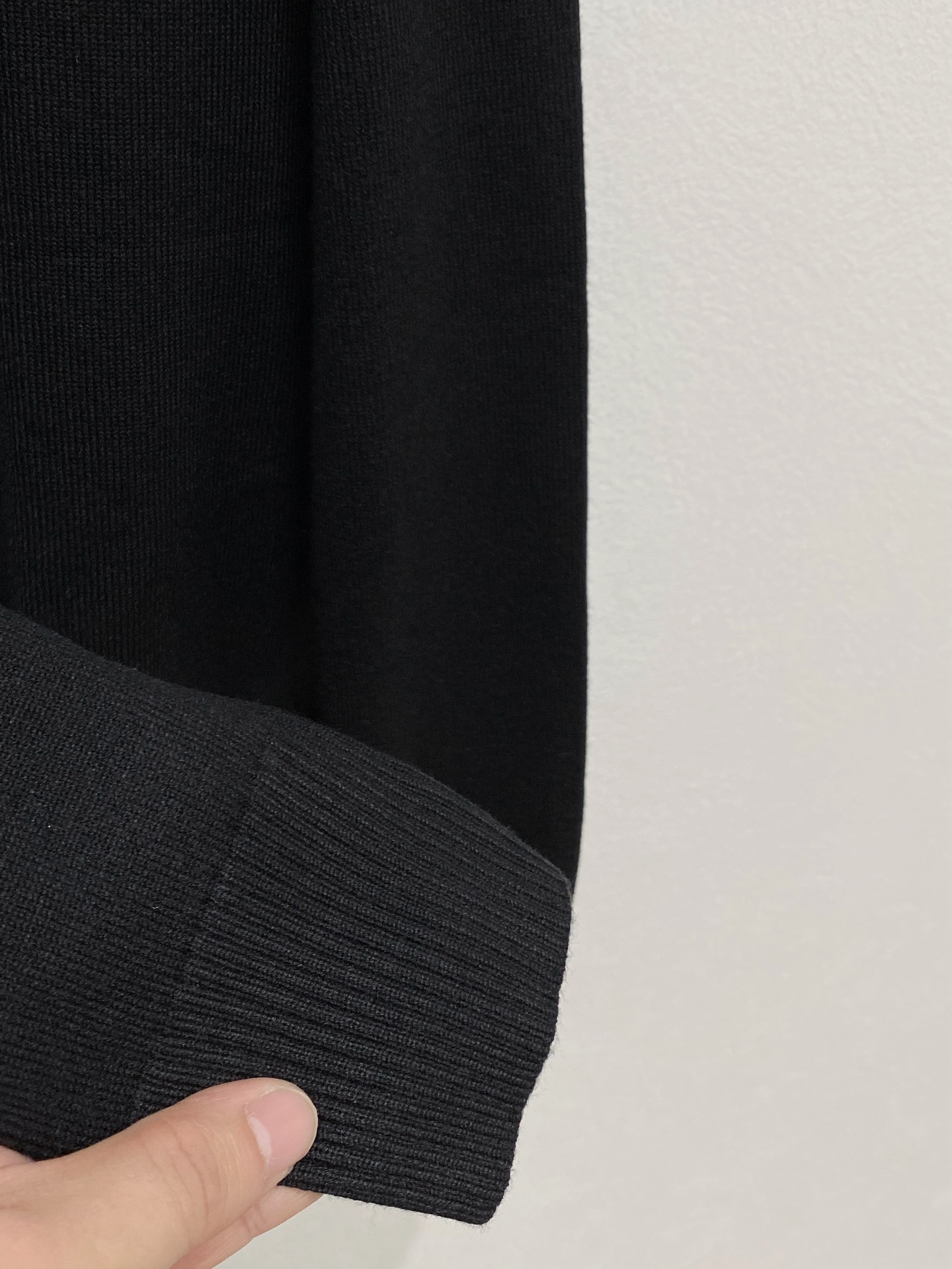 🌾 蒙口 2025新款 羊毛混纺 圆领 长袖 毛衣 羊毛衫 打底衫，高端版本！专柜定制面料 透气舒适度高