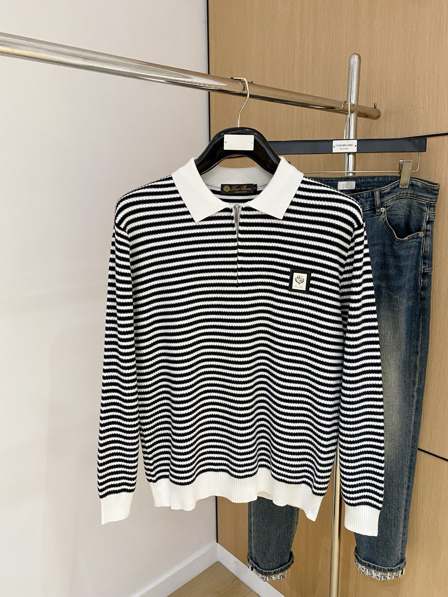 NO:538429,Lss【New Product】Autumn and Winter Casual Knitted Lapel Sweater!  The clothes feel soft and skin-friendly, visually exquisite, textured, noble, very simple and quality. The unique neutral tone instantly illuminates your overall look, the classic and fashion blend simple without losing style. Just be both business and casual, versatile and not picky!  M-3XL, sweaters, alexander wang19860909Lss【新品】秋冬休闲针织翻领毛衣！衣服触感柔软亲肤,视觉上很精致、有质感、高贵,非常简单也很显品质.独特的中性色调,瞬间点亮你的整体造型,经典与时尚融合简约而不失格调.商务休闲俩即可,百搭不挑！M-3XL,,sweaters,alexander wang,Men's clothing