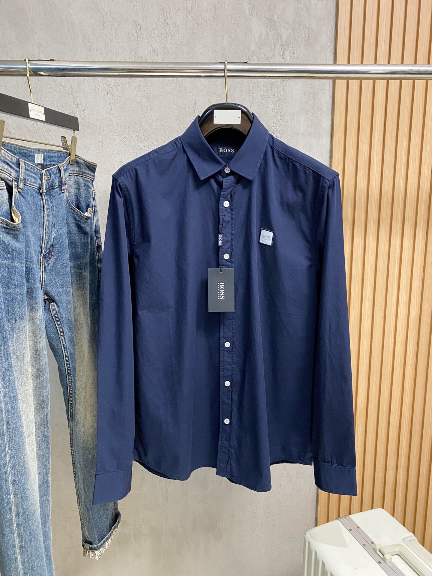 boss 2025ss春夏时尚大爆款短袖衬衫，贸易公司渠道货，品相完美如斯，属于入柜级别，可预见性的爆款