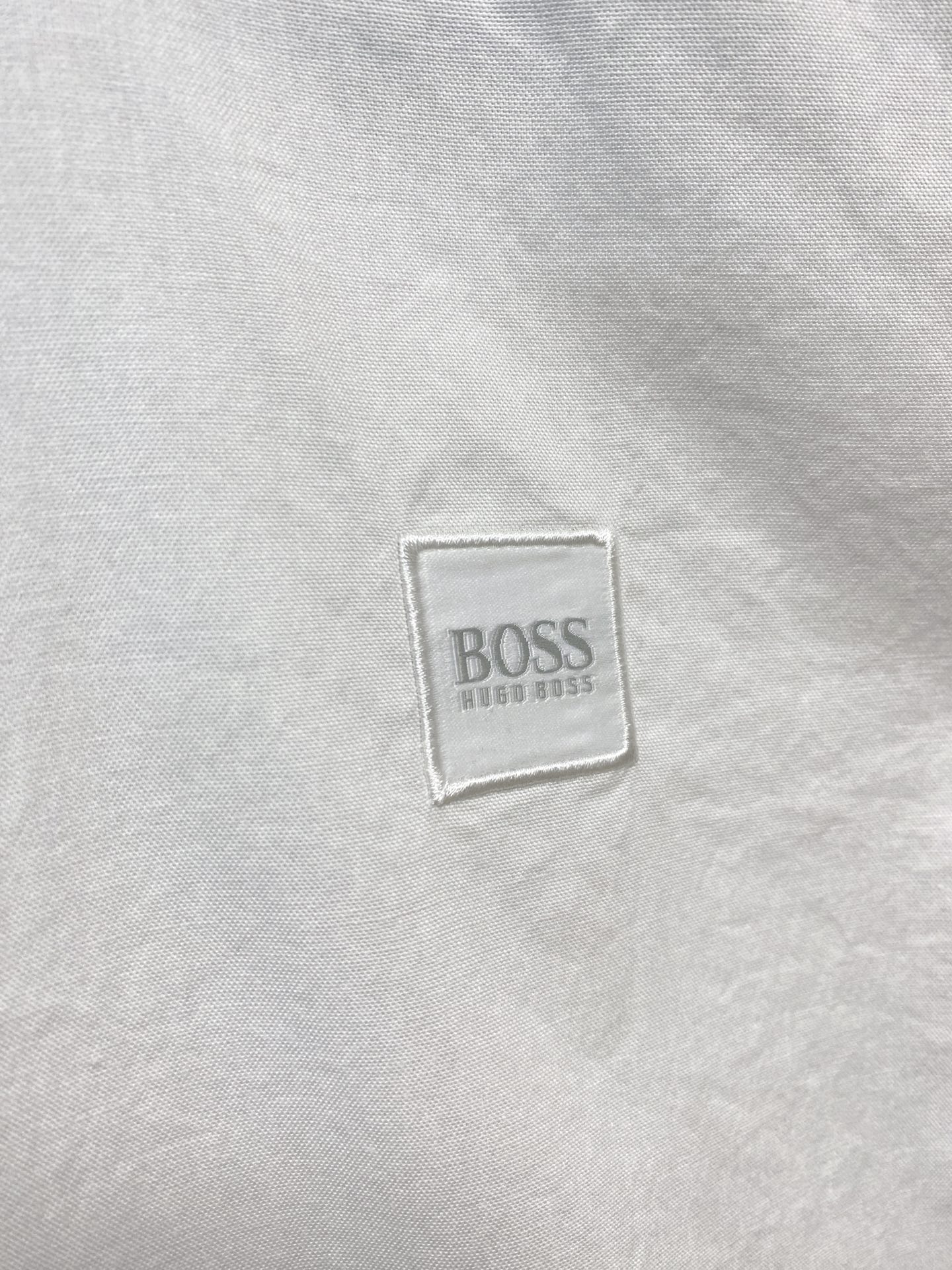 boss 2025ss春夏时尚大爆款短袖衬衫，贸易公司渠道货，品相完美如斯，属于入柜级别，可预见性的爆款