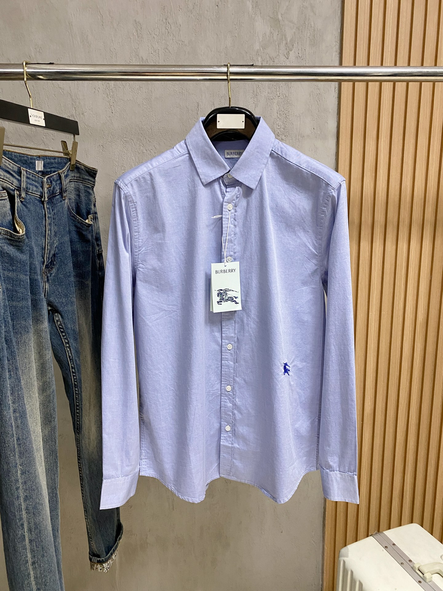 巴宝莉 2025ss春夏时尚大爆款短袖衬衫，贸易公司渠道货，品相完美如斯，属于入柜级别，可预见性的爆款，