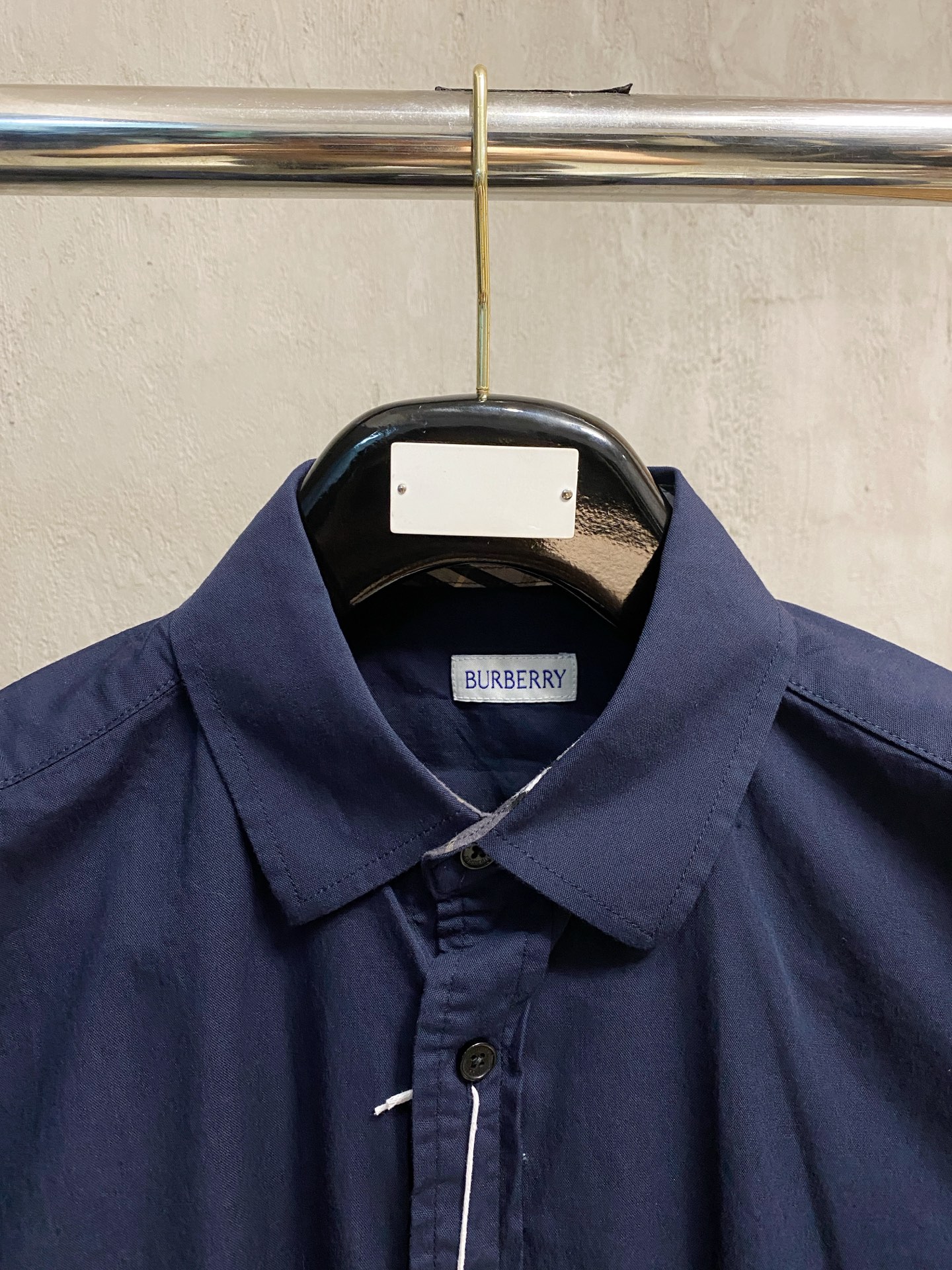 巴宝莉 2025ss春夏时尚大爆款短袖衬衫，贸易公司渠道货，品相完美如斯，属于入柜级别，可预见性的爆款，