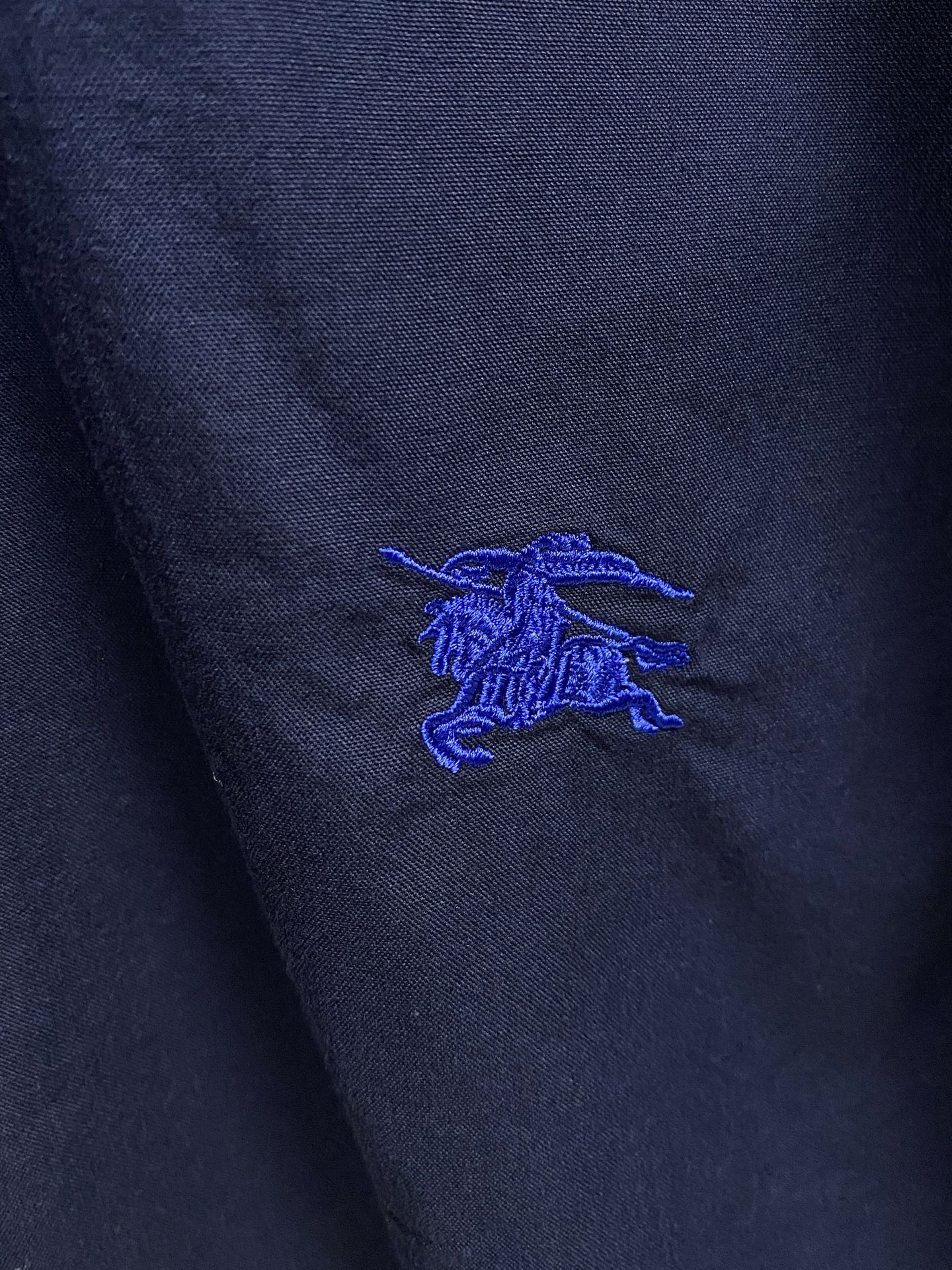 巴宝莉 2025ss春夏时尚大爆款短袖衬衫，贸易公司渠道货，品相完美如斯，属于入柜级别，可预见性的爆款，