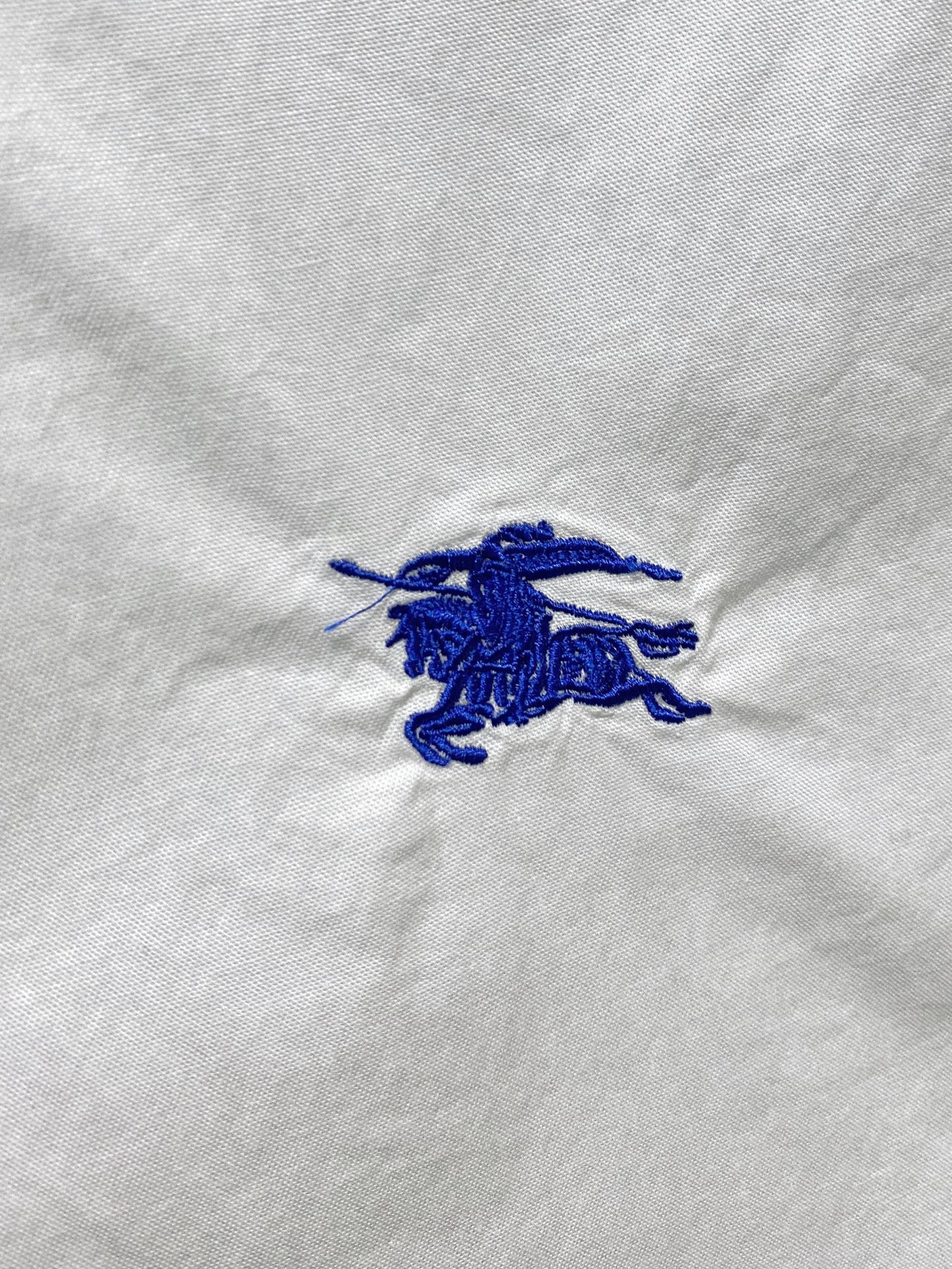 巴宝莉 2025ss春夏时尚大爆款短袖衬衫，贸易公司渠道货，品相完美如斯，属于入柜级别，可预见性的爆款，