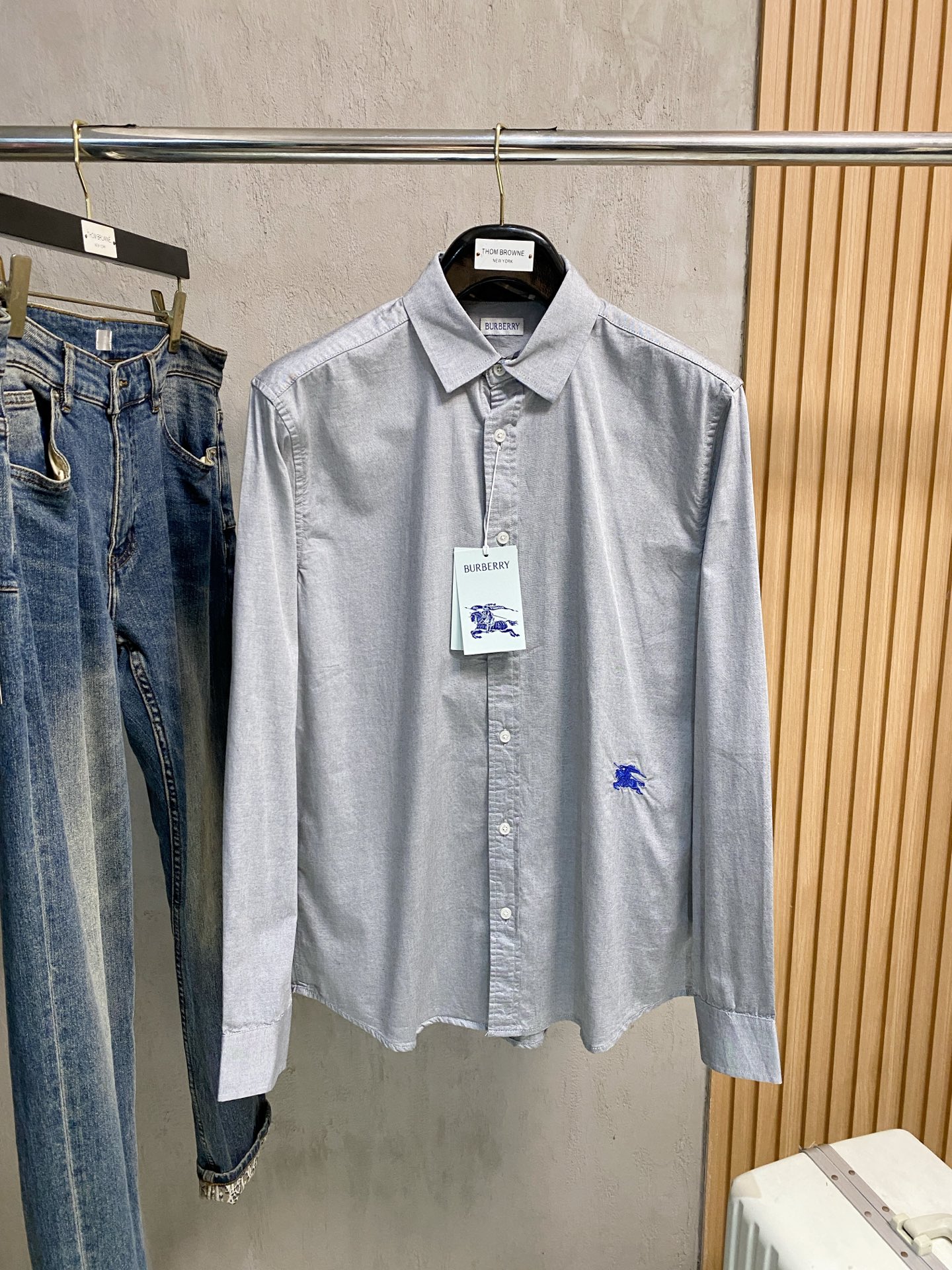 巴宝莉 2025ss春夏时尚大爆款短袖衬衫，贸易公司渠道货，品相完美如斯，属于入柜级别，可预见性的爆款，