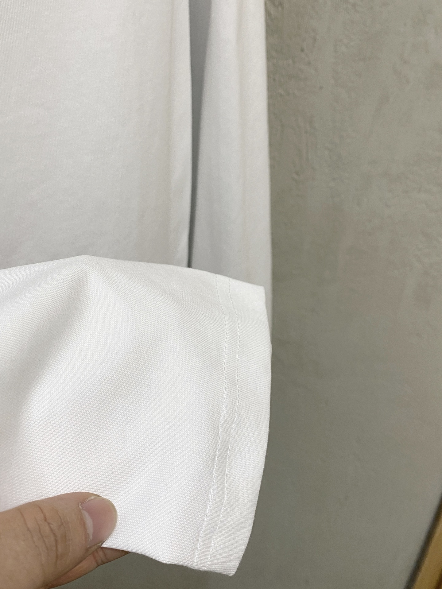 高版本 罗意威 2025新款经典圆领长袖 时尚百搭经典元素打造精致工艺专柜面料，顶级元素融合打造，经典短