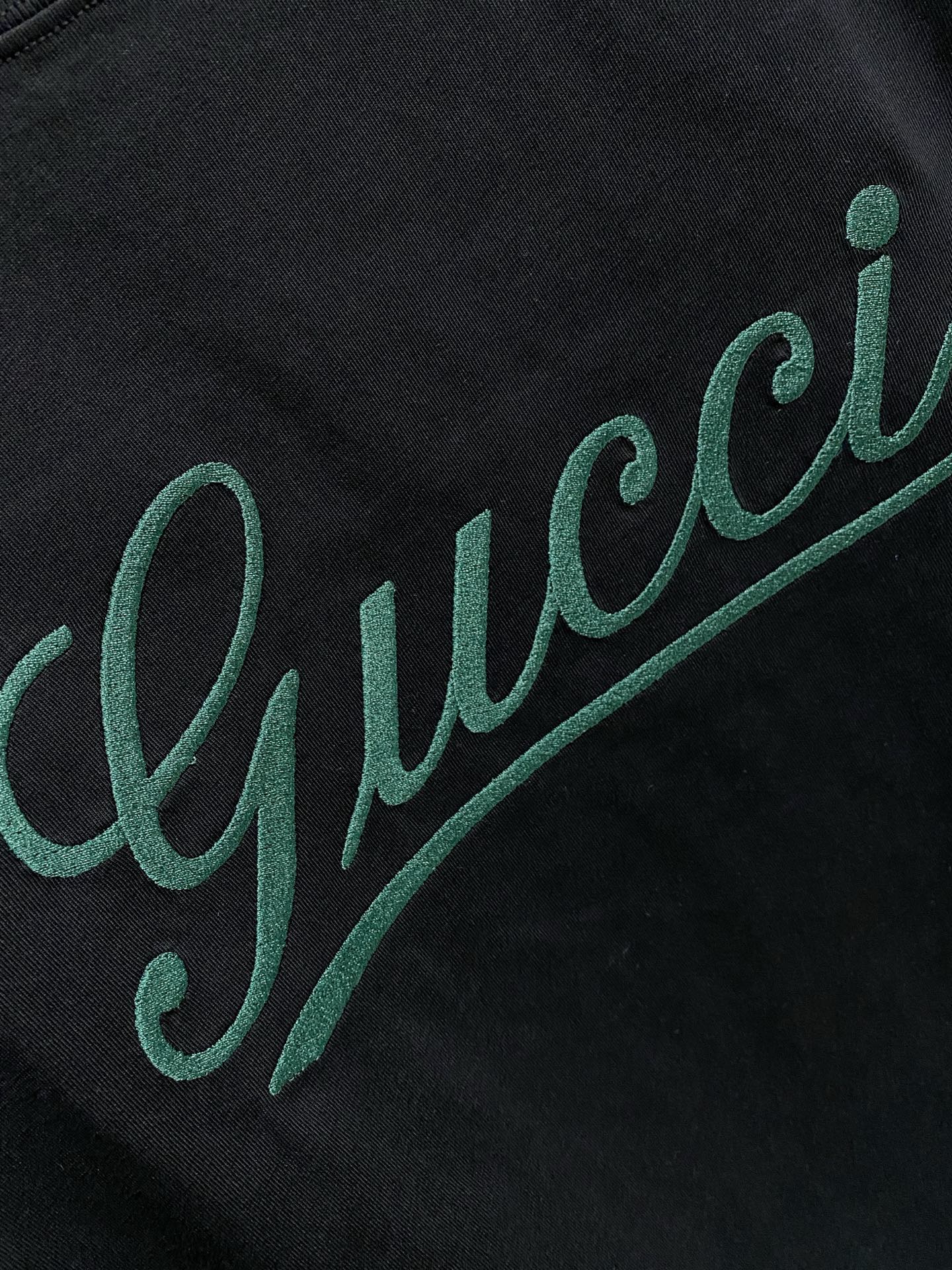 高版本 古驰 2025新款经典圆领长袖 时尚百搭经典元素打造精致工艺专柜面料，顶级元素融合打造，经典短袖