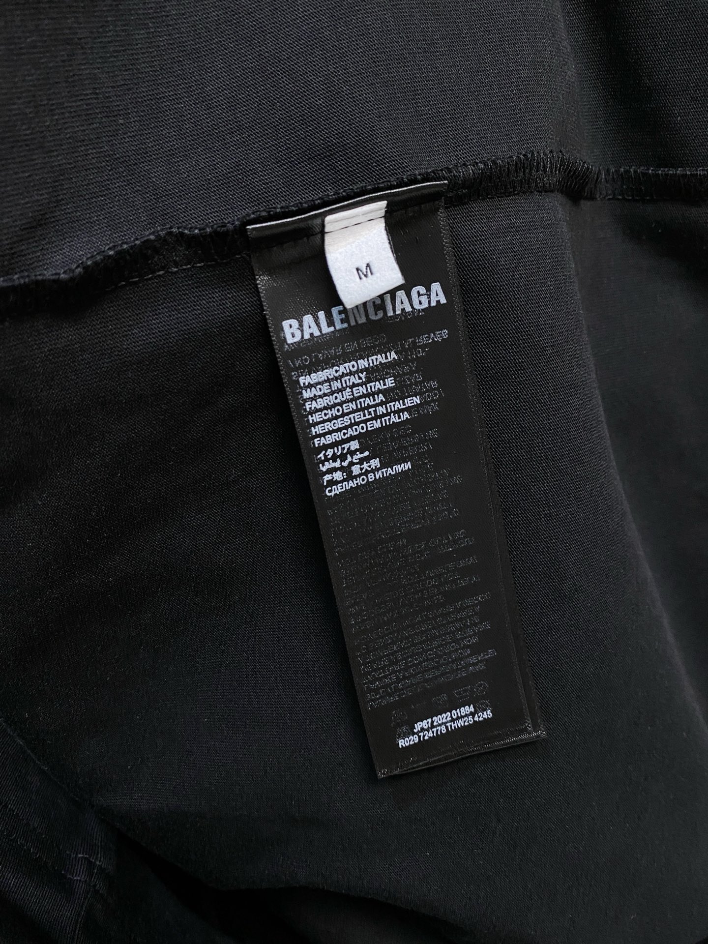 高版本 巴黎 2025新款经典圆领长袖 时尚百搭经典元素打造精致工艺专柜面料，顶级元素融合打造，经典短袖