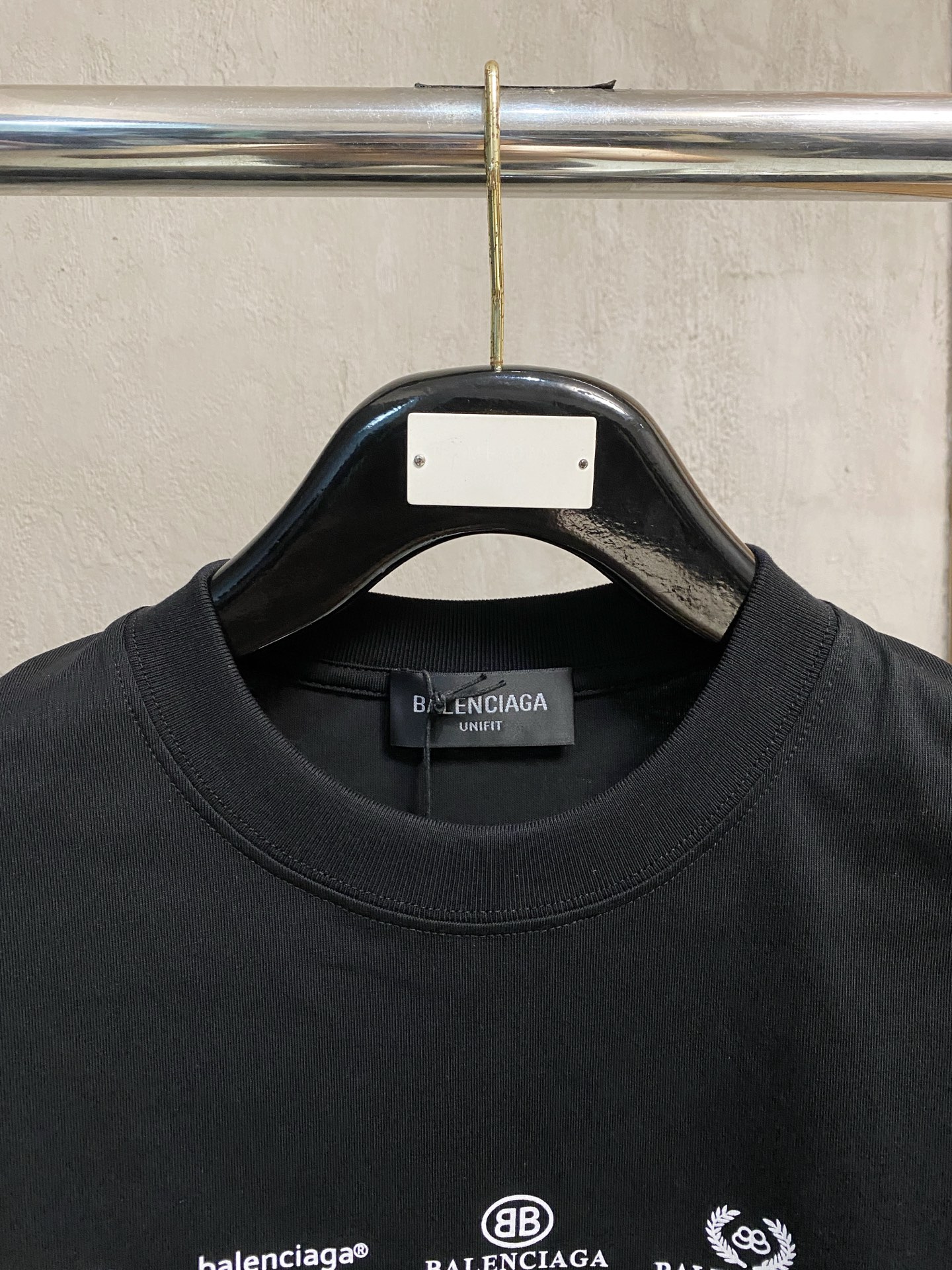 高版本 巴黎 2025新款经典圆领长袖 时尚百搭经典元素打造精致工艺专柜面料，顶级元素融合打造，经典短袖