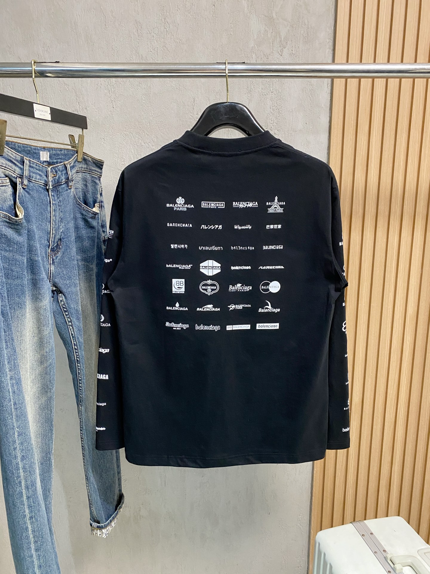 高版本 巴黎 2025新款经典圆领长袖 时尚百搭经典元素打造精致工艺专柜面料，顶级元素融合打造，经典短袖